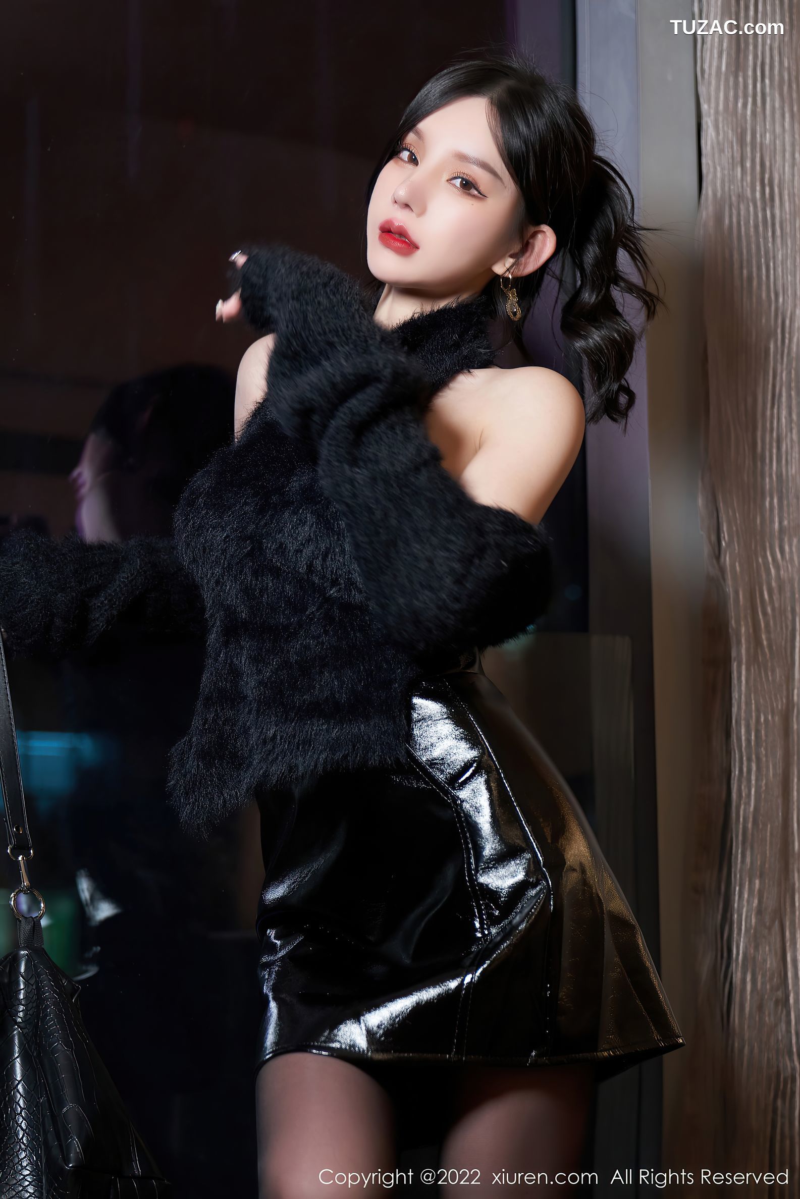 XiuRen秀人网-4437-周于希Sally-全裸上身破烂黑丝-2022.01.07