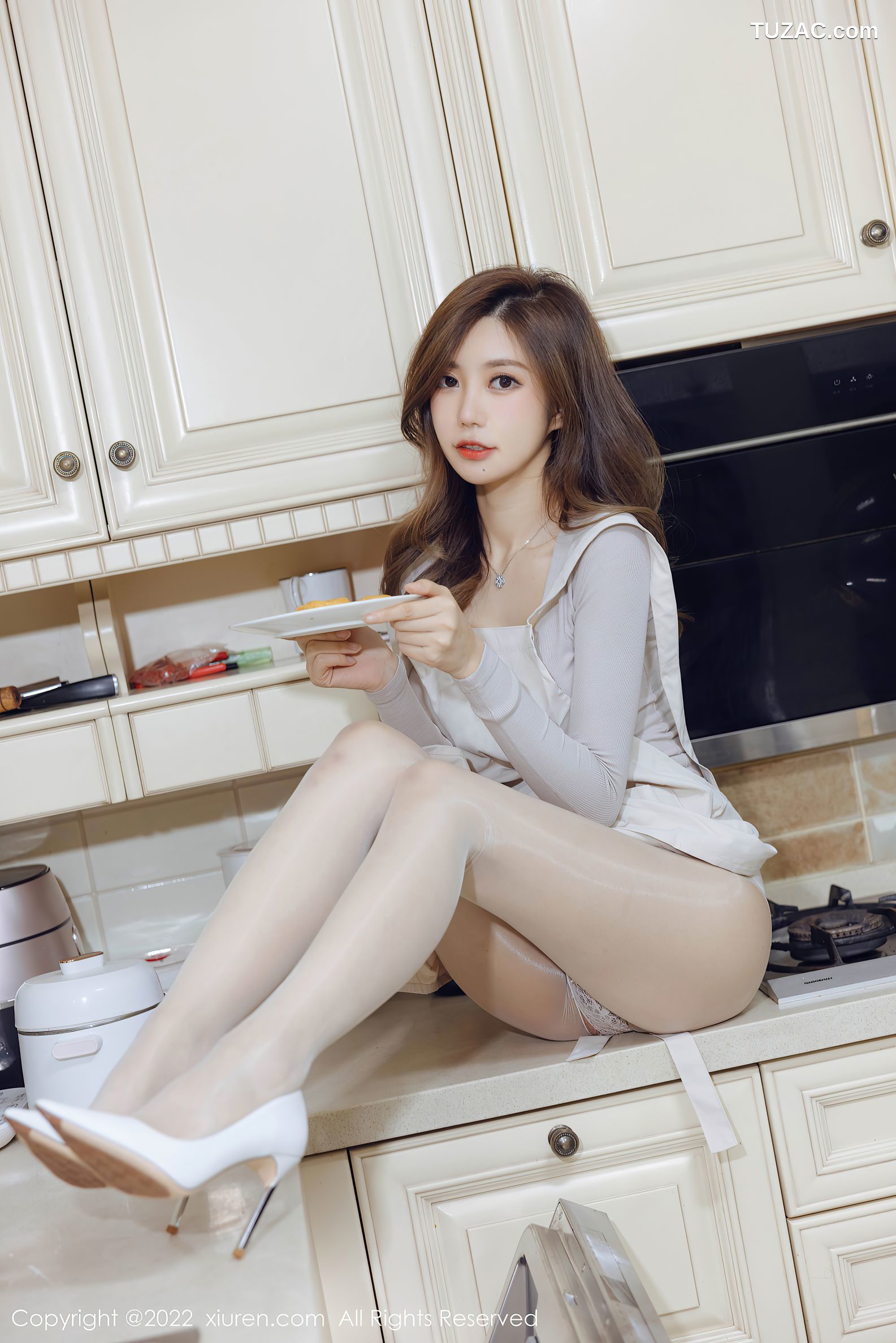 XiuRen秀人网-4438-绮里嘉Ula-厨娘主题-性感内衣白丝-2022.01.07