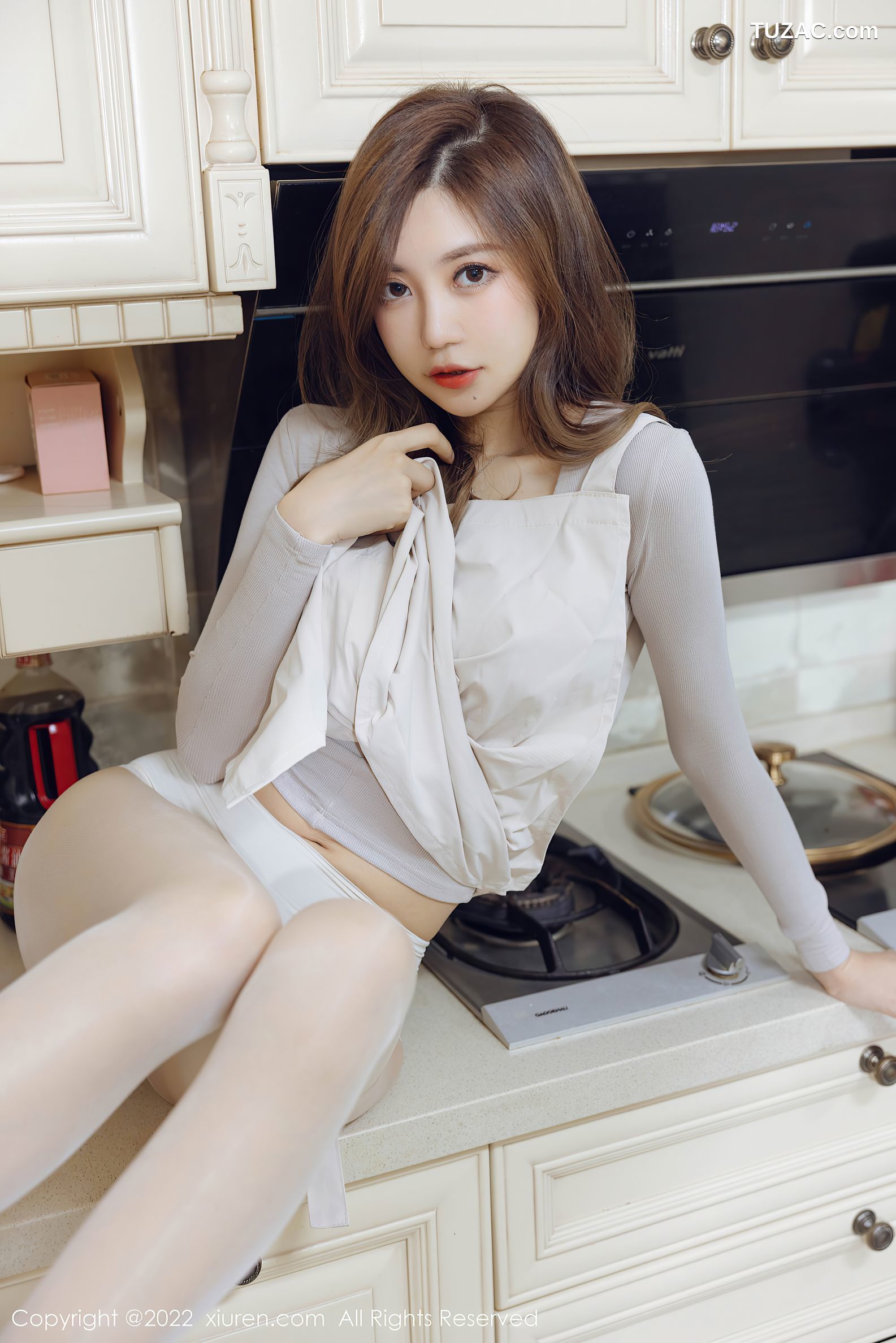 XiuRen秀人网-4438-绮里嘉Ula-厨娘主题-性感内衣白丝-2022.01.07