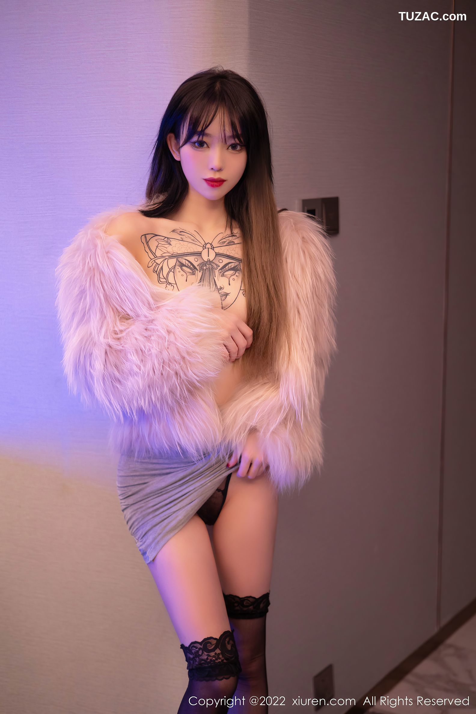 XiuRen秀人网-4441-奶瓶.-皮草下白色轻透上衣蕾丝袜-2022.01.10