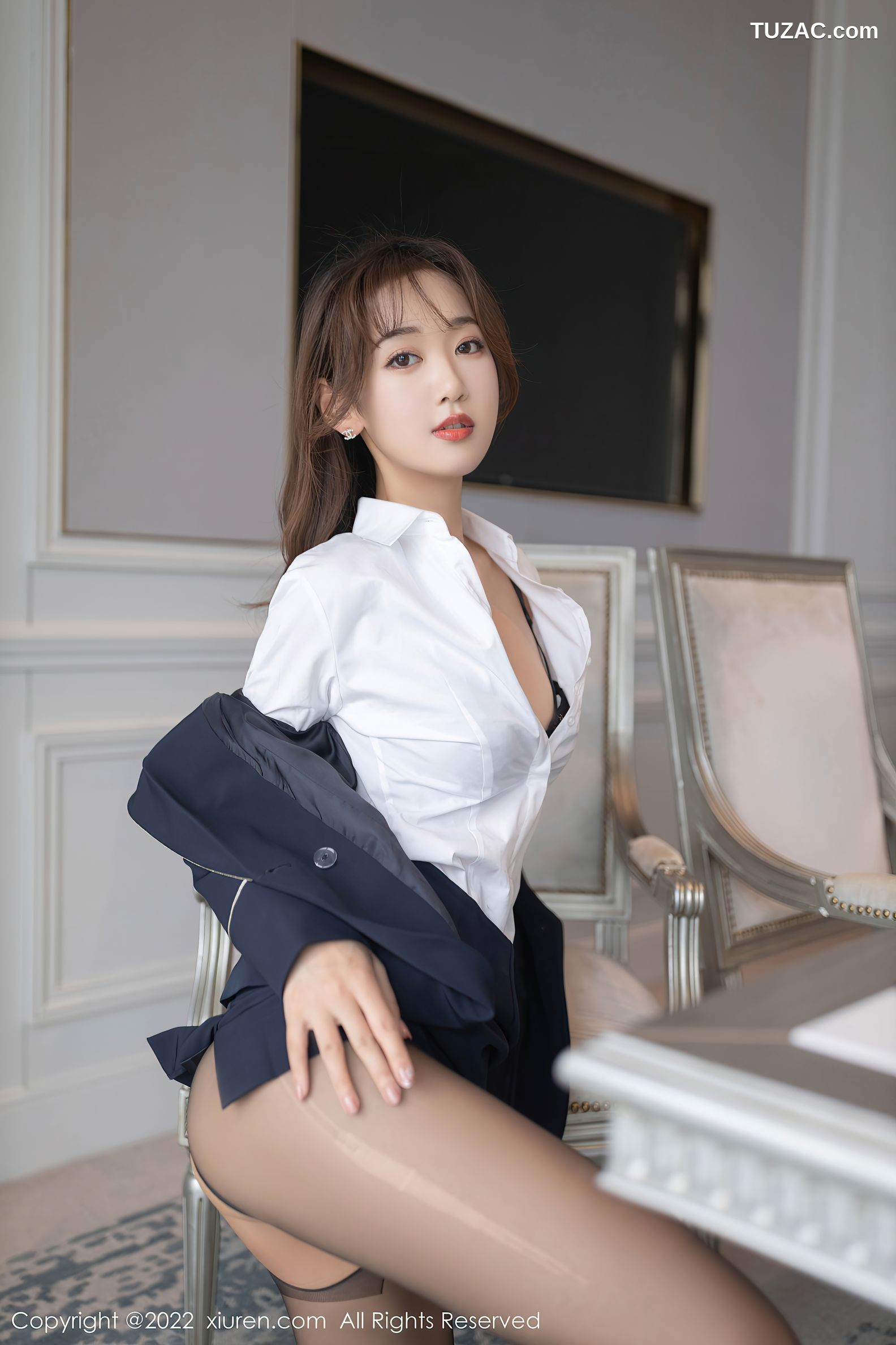 XiuRen秀人网-4445-唐安琪-会议室职业装主题黑色蕾丝内衣黑丝-2022.01.10