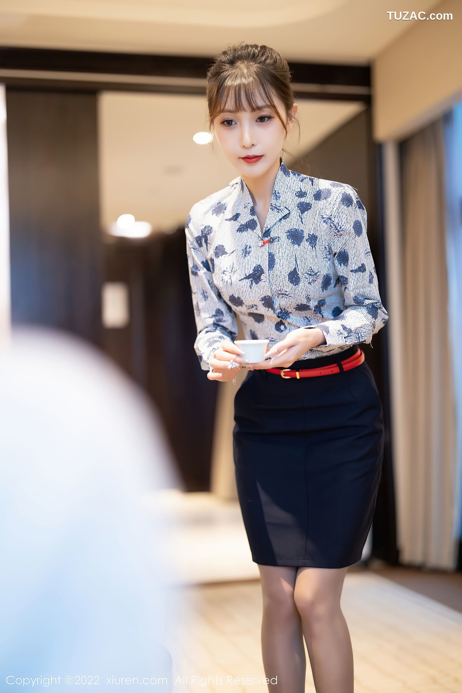 XiuRen秀人网-4447-林星阑-空姐制服性感黑色内衣灰丝裤袜-2022.01.11