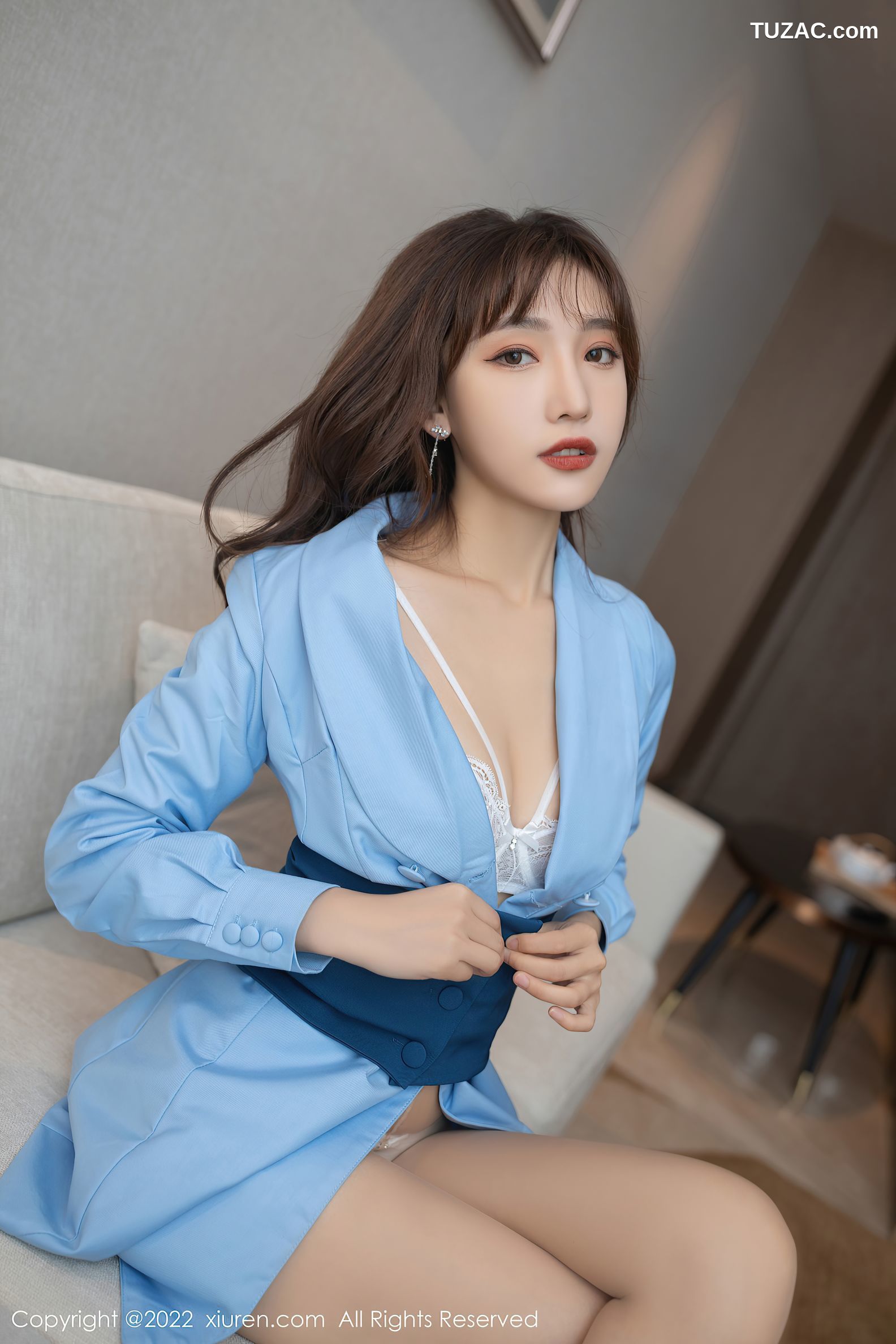 XiuRen秀人网-4461-陆萱萱-角色扮演主题精致白色蕾丝内衣肉丝裤袜-2022.01.13