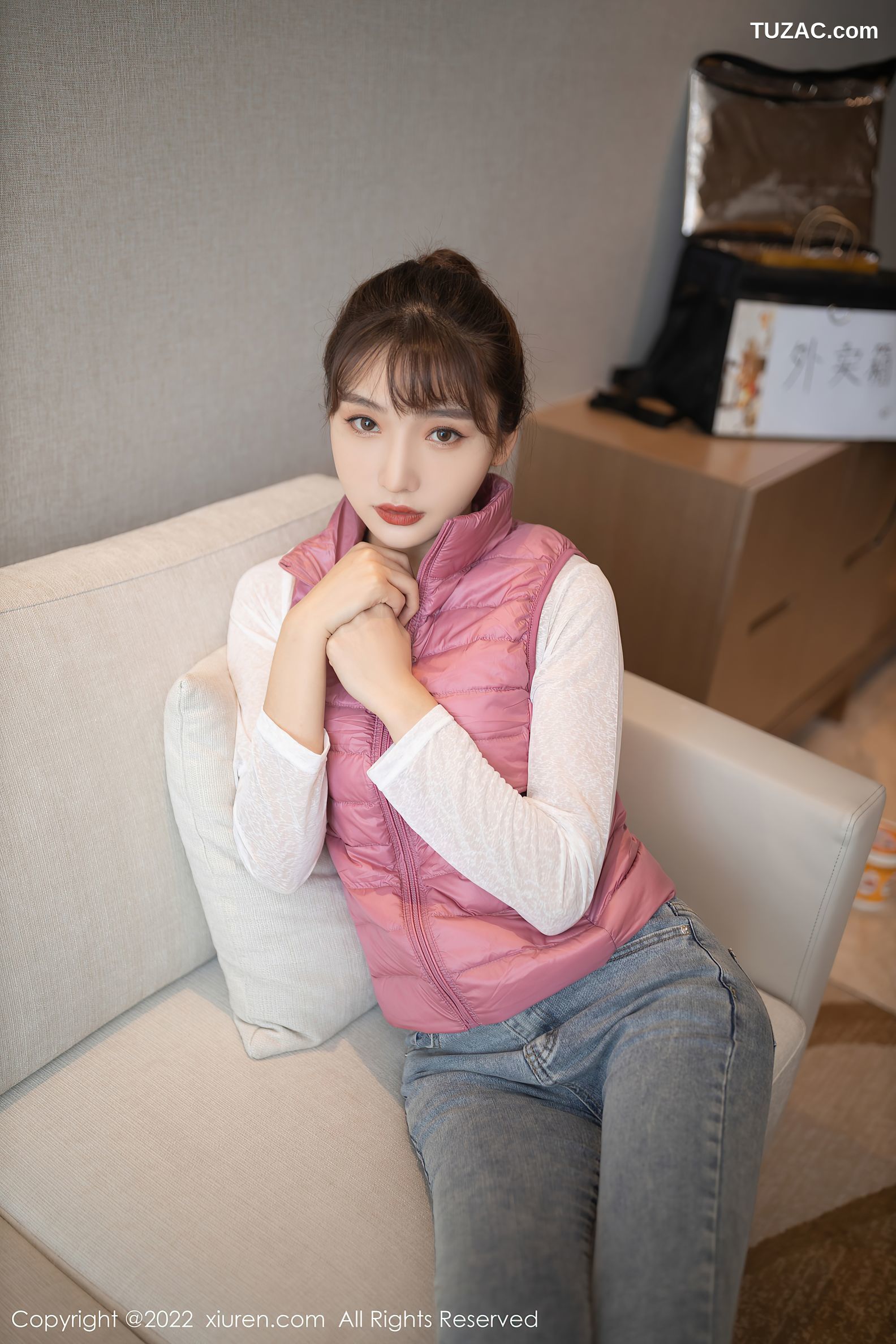 XiuRen秀人网-4493-陆萱萱-角色扮演主题牛仔裤肉丝惹火-2022.01.20