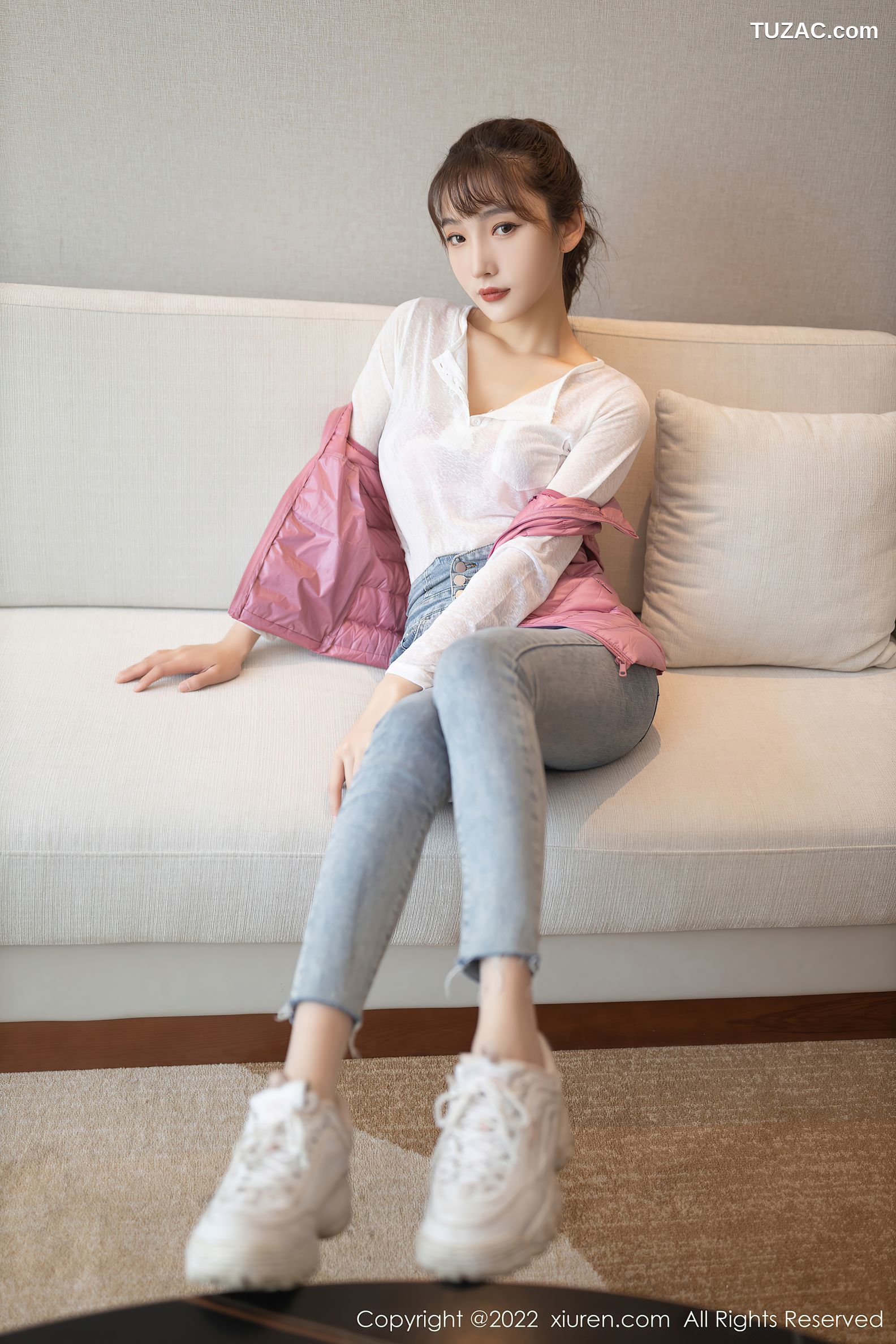 XiuRen秀人网-4493-陆萱萱-角色扮演主题牛仔裤肉丝惹火-2022.01.20