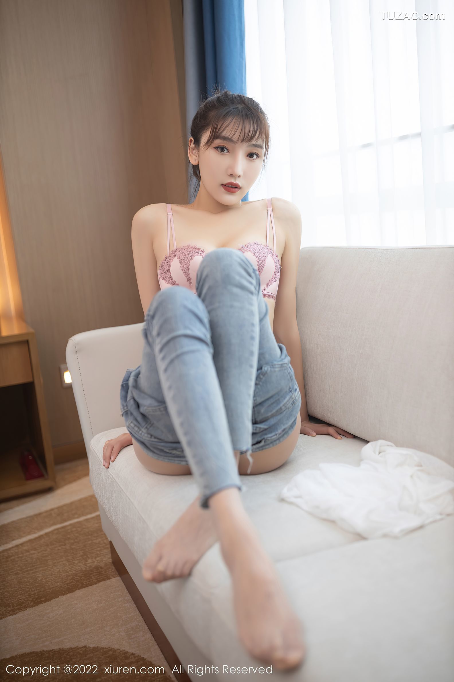 XiuRen秀人网-4493-陆萱萱-角色扮演主题牛仔裤肉丝惹火-2022.01.20