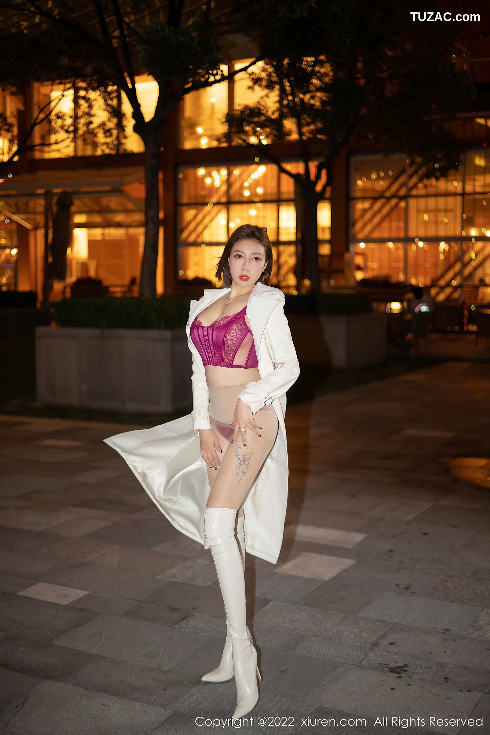 XiuRen秀人网-4495-果儿Victoria-青海旅拍-红蕾丝内衣肉丝白长皮靴-2022.01.21