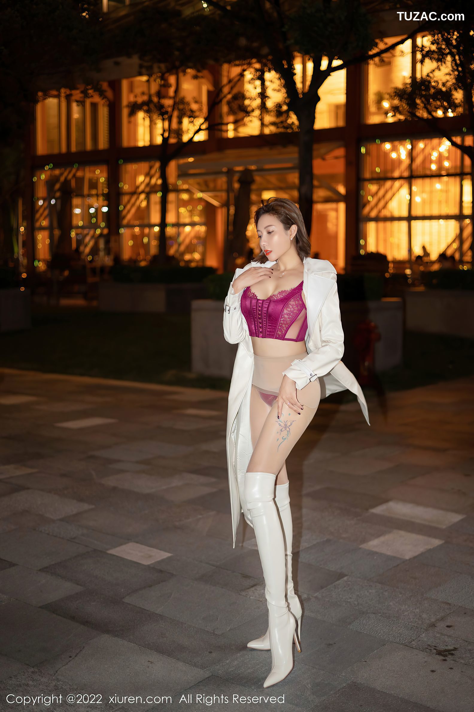 XiuRen秀人网-4495-果儿Victoria-青海旅拍-红蕾丝内衣肉丝白长皮靴-2022.01.21