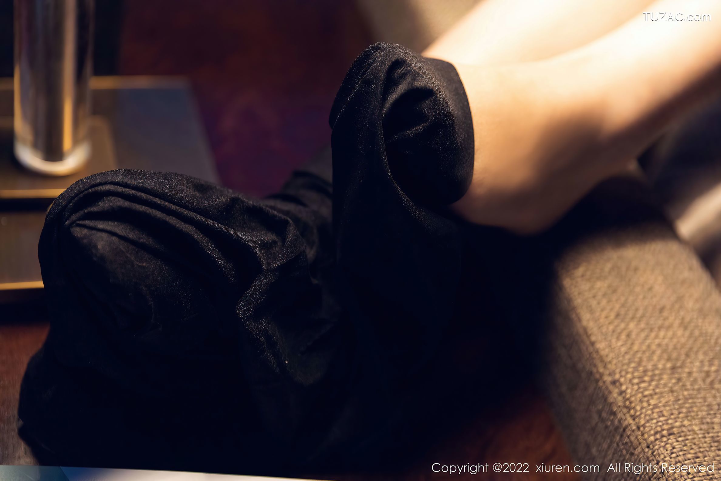 XiuRen秀人网-4496-允爾-蓝色紧身连衣短裙黑丝-2022.01.21