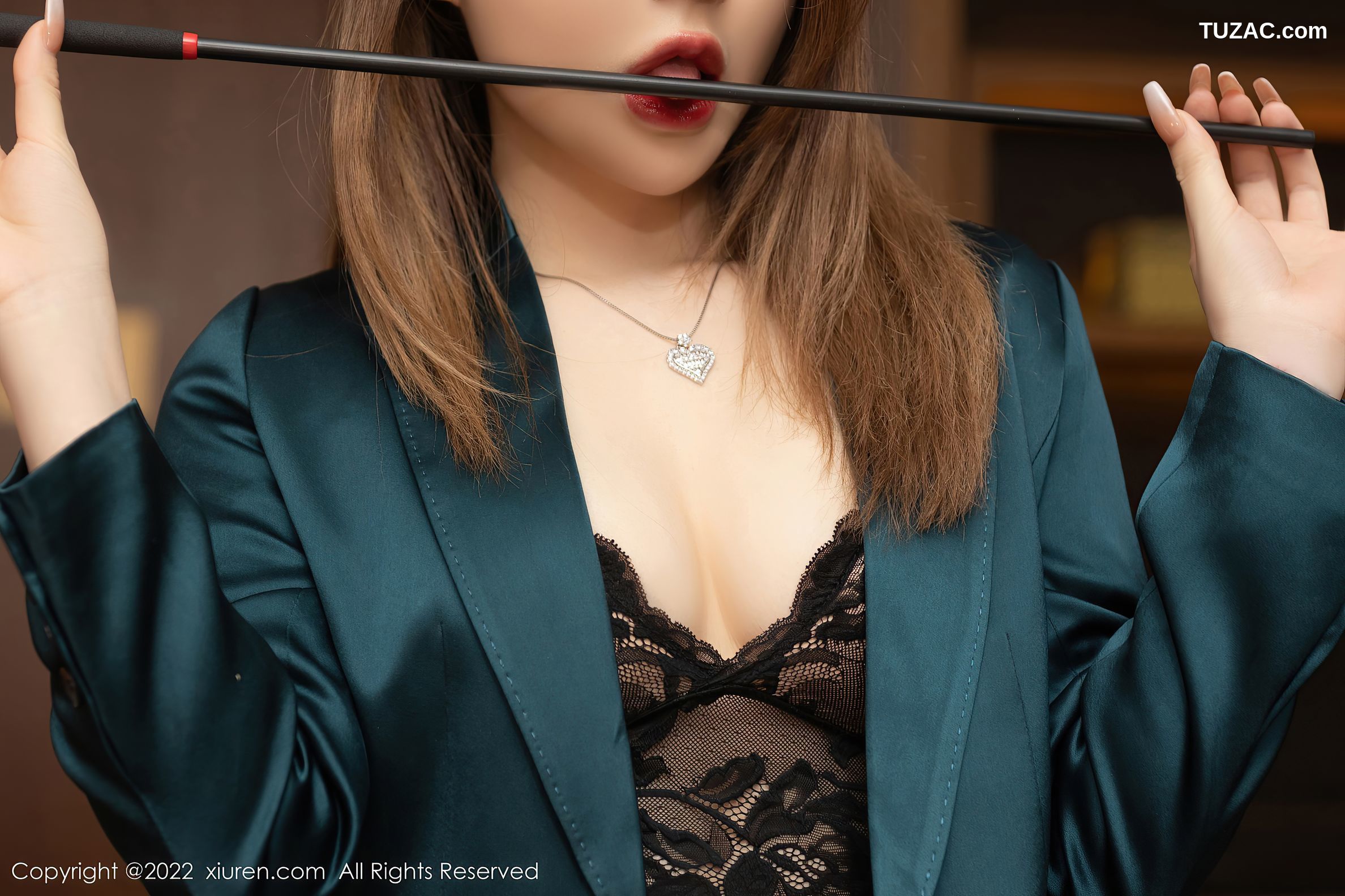 XiuRen秀人网-4497-鱼子酱Fish-角色扮演女老板的寂寞黑蕾丝内衣黑丝-2022.01.21