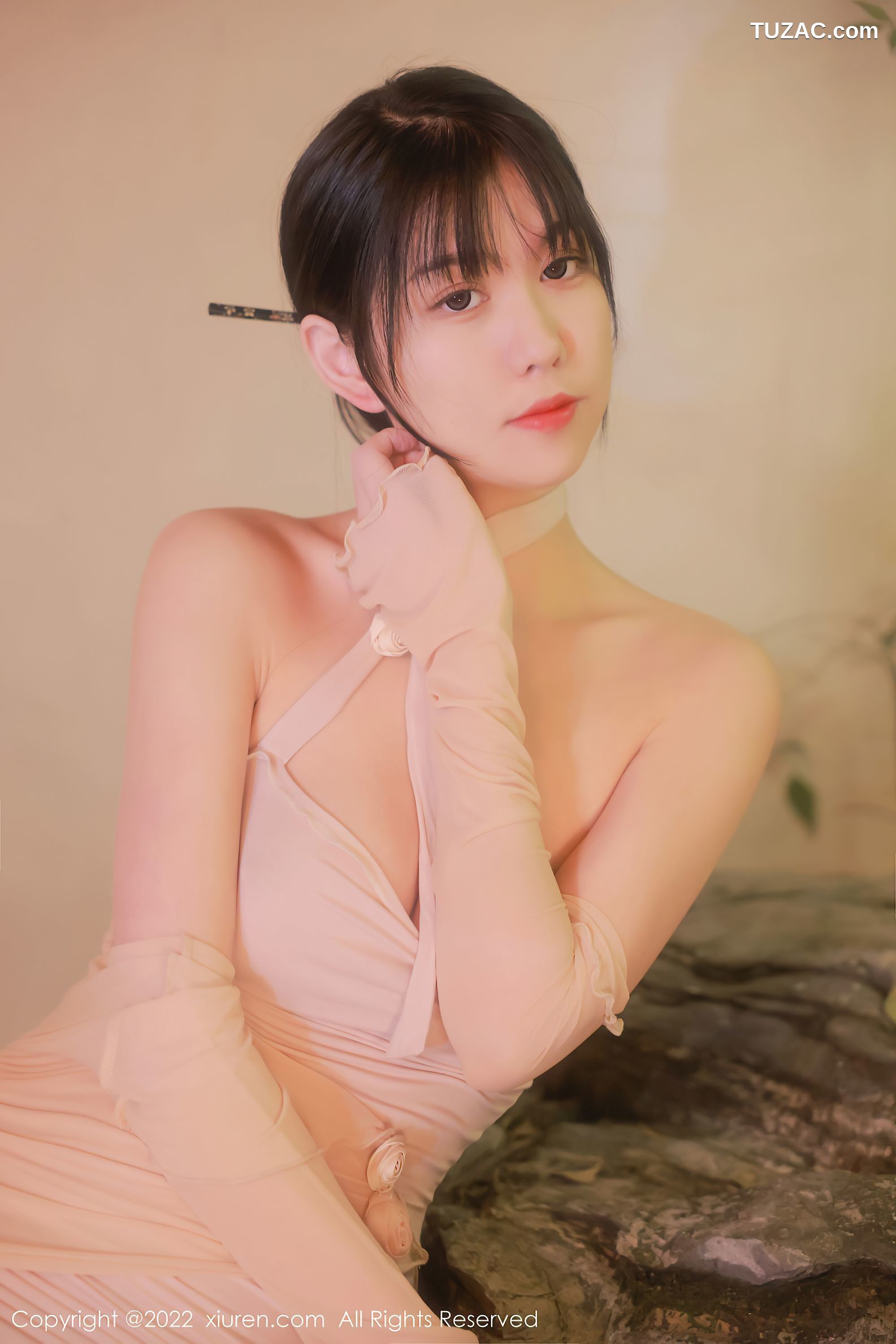 XiuRen秀人网-4503-李雅柔182CM-温泉主题肉色薄透连衣短纱裙-2022.01.24