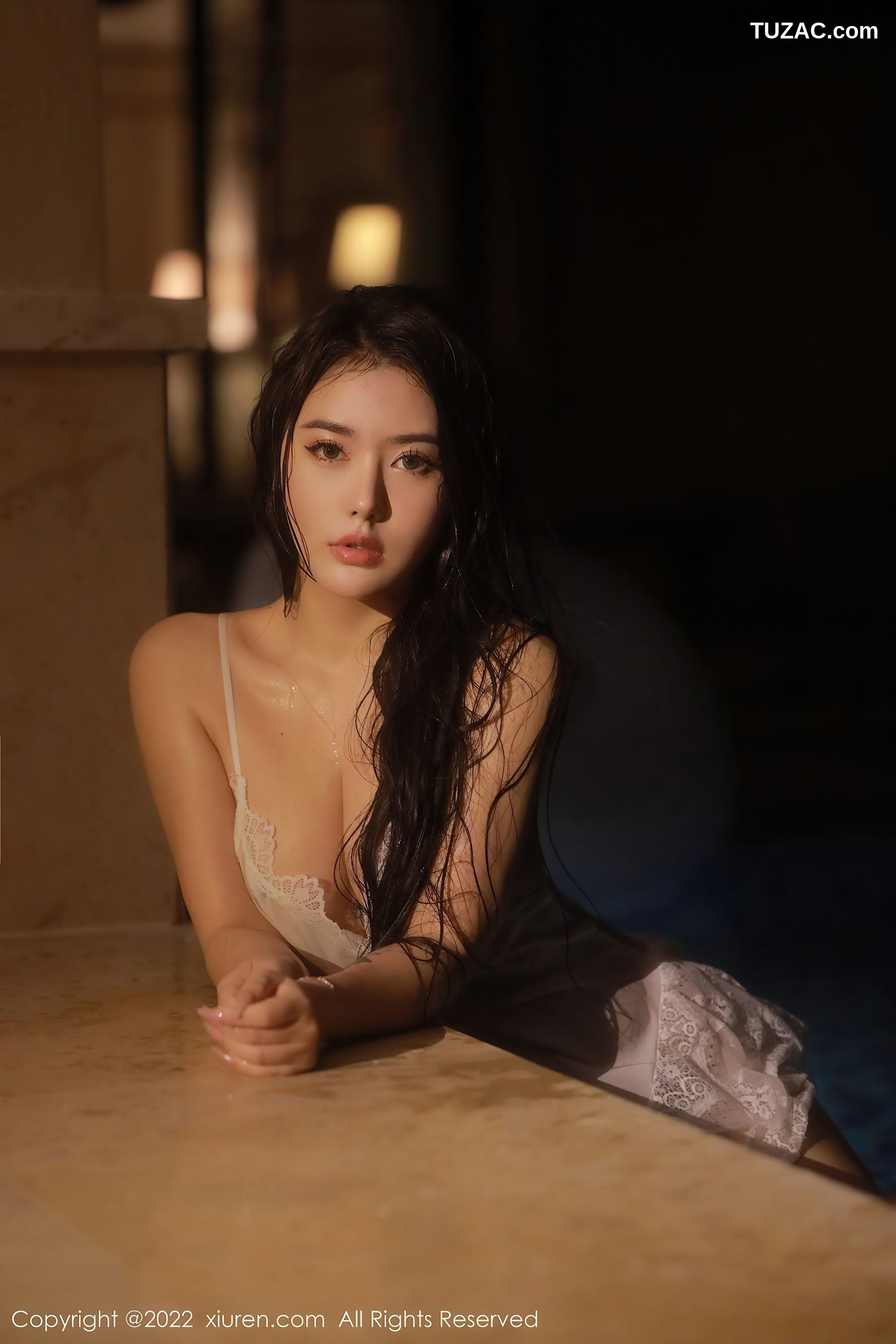 XiuRen秀人网-4504-玛鲁娜Manuela-三亚旅拍-白衣白情趣吊带裙-2022.01.24