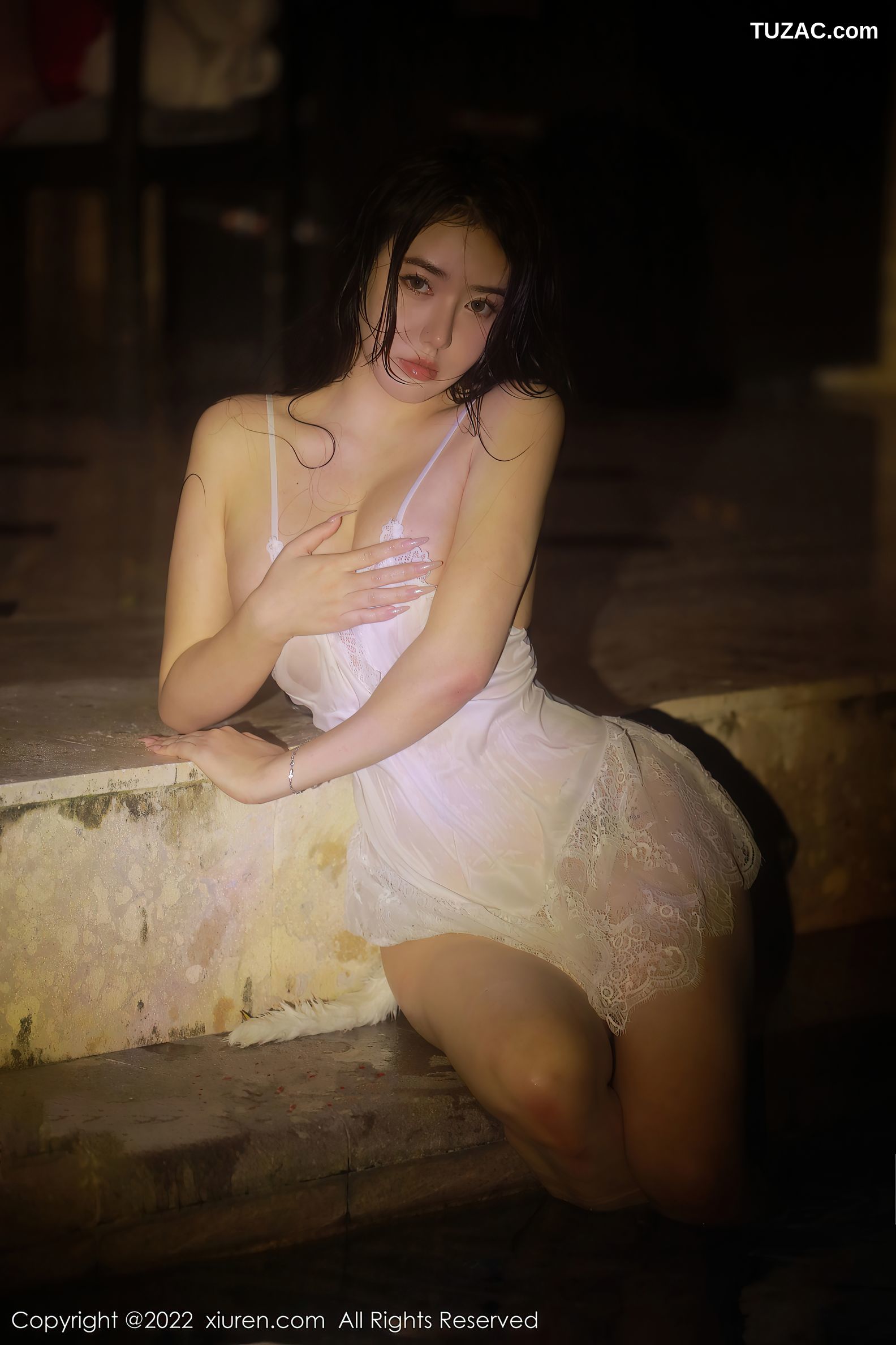 XiuRen秀人网-4504-玛鲁娜Manuela-三亚旅拍-白衣白情趣吊带裙-2022.01.24