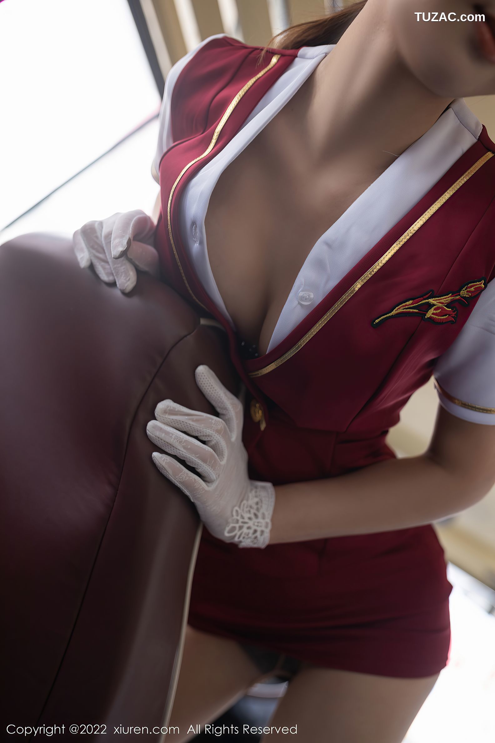 XiuRen秀人网-4506-唐安琪-巴士导游红色制服黑色内衣肉丝-2022.01.24