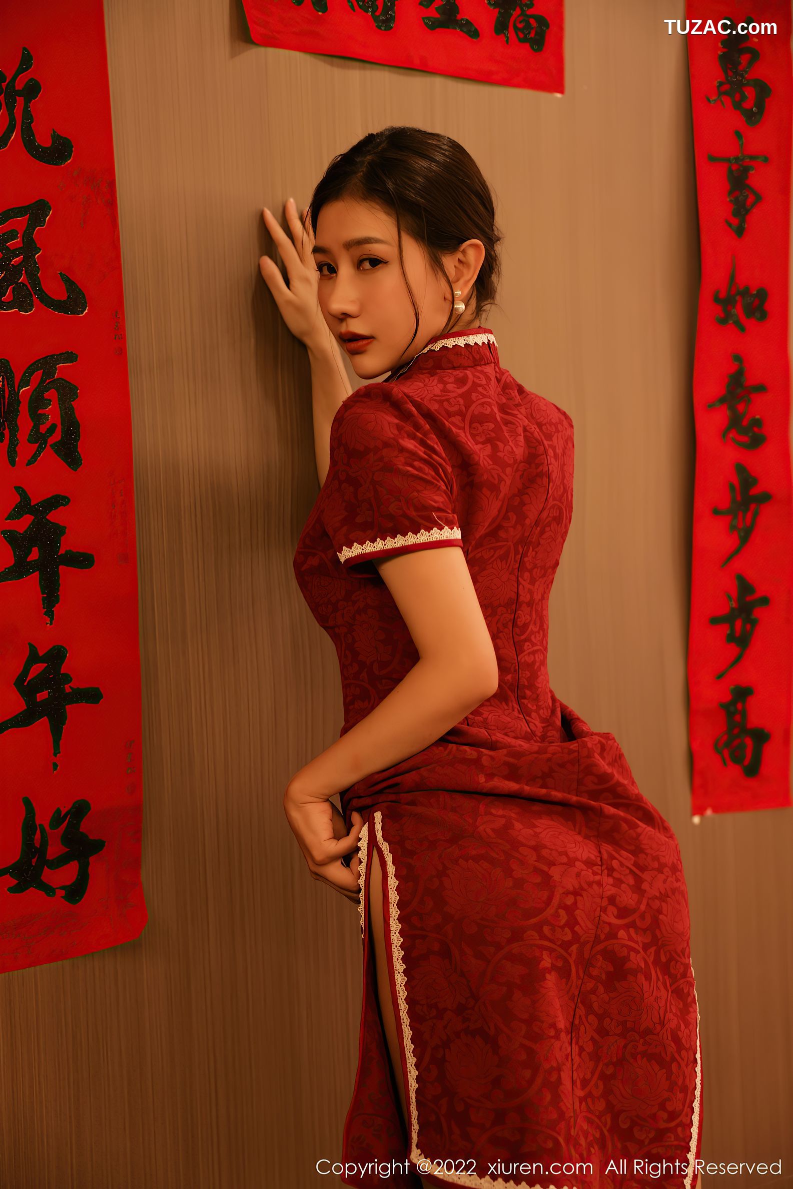 XiuRen秀人网-4508-尹甜甜-新年主题红色韵味旗袍豪乳遮点-2022.01.25