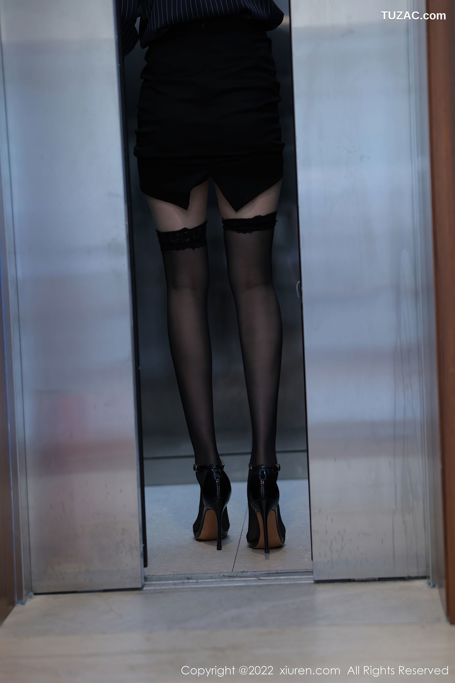 XiuRen秀人网-4513-Summer宝宝-电梯间主题衬衫蕾丝内衣黑丝-2022.01.26