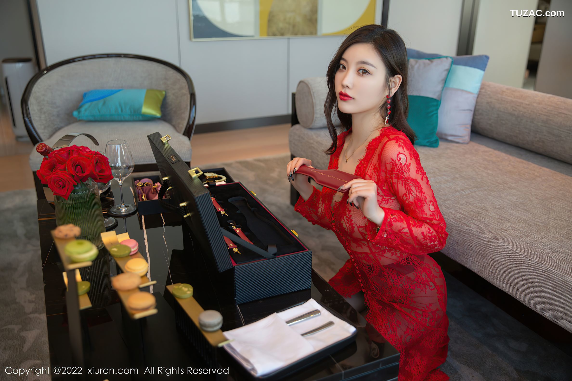 XiuRen秀人网-4516-杨晨晨Yome-新婚之夜主题红色婚纱黑丝裤袜-2022.01.26