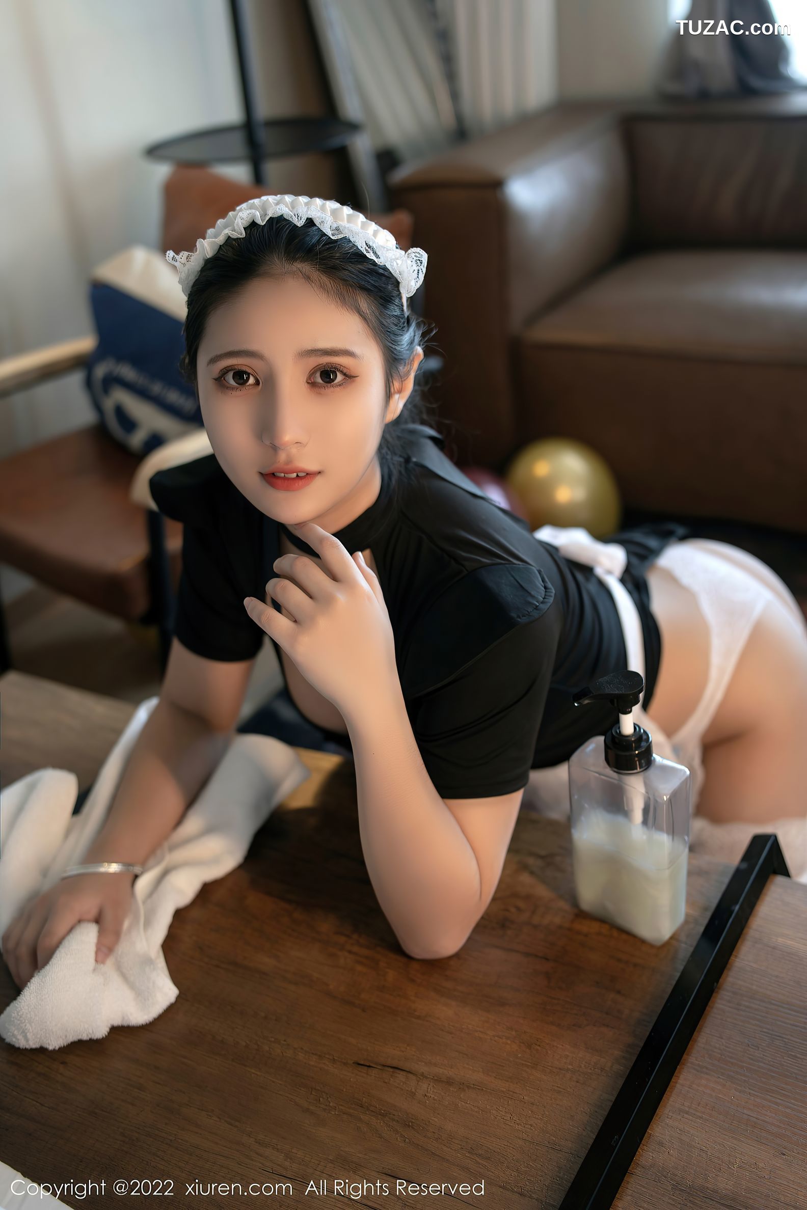 XiuRen秀人网-4554-久久Aimee-性感女仆装白色蕾丝吊带袜-2022.02.08