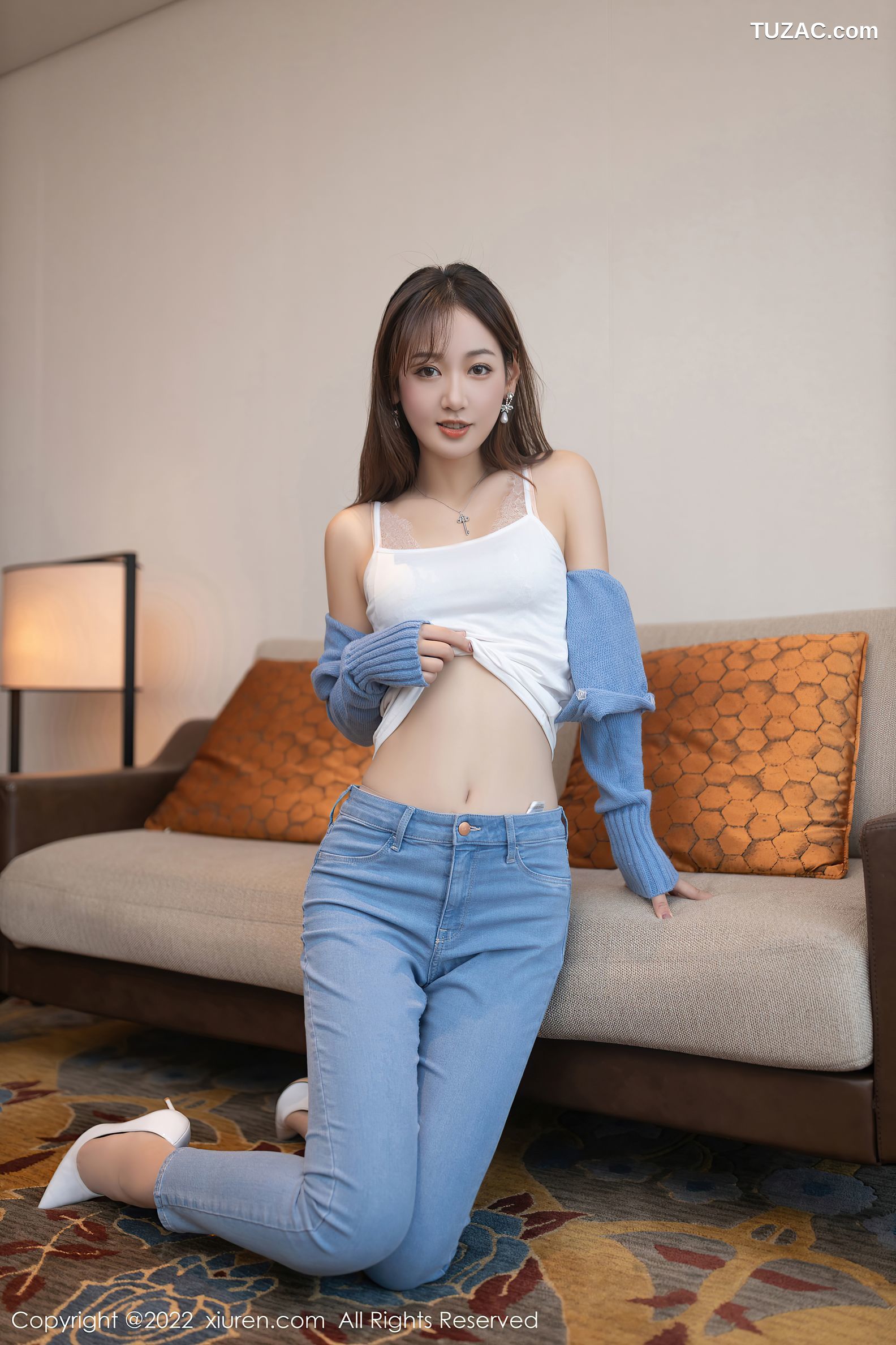 XiuRen秀人网-4582-唐安琪-小学妹角色扮演轻透白色上衣牛仔裤-2022.02.14