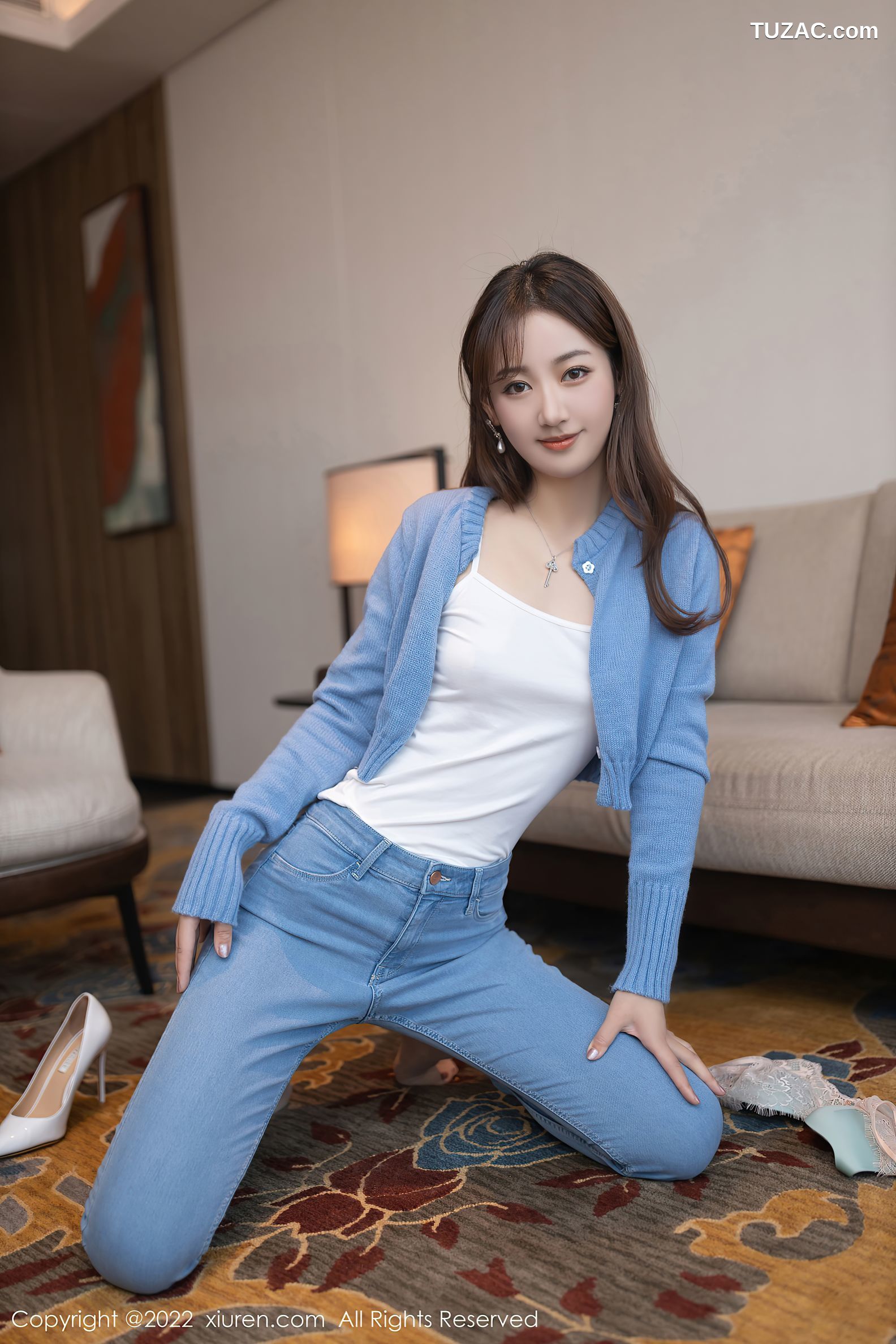 XiuRen秀人网-4582-唐安琪-小学妹角色扮演轻透白色上衣牛仔裤-2022.02.14