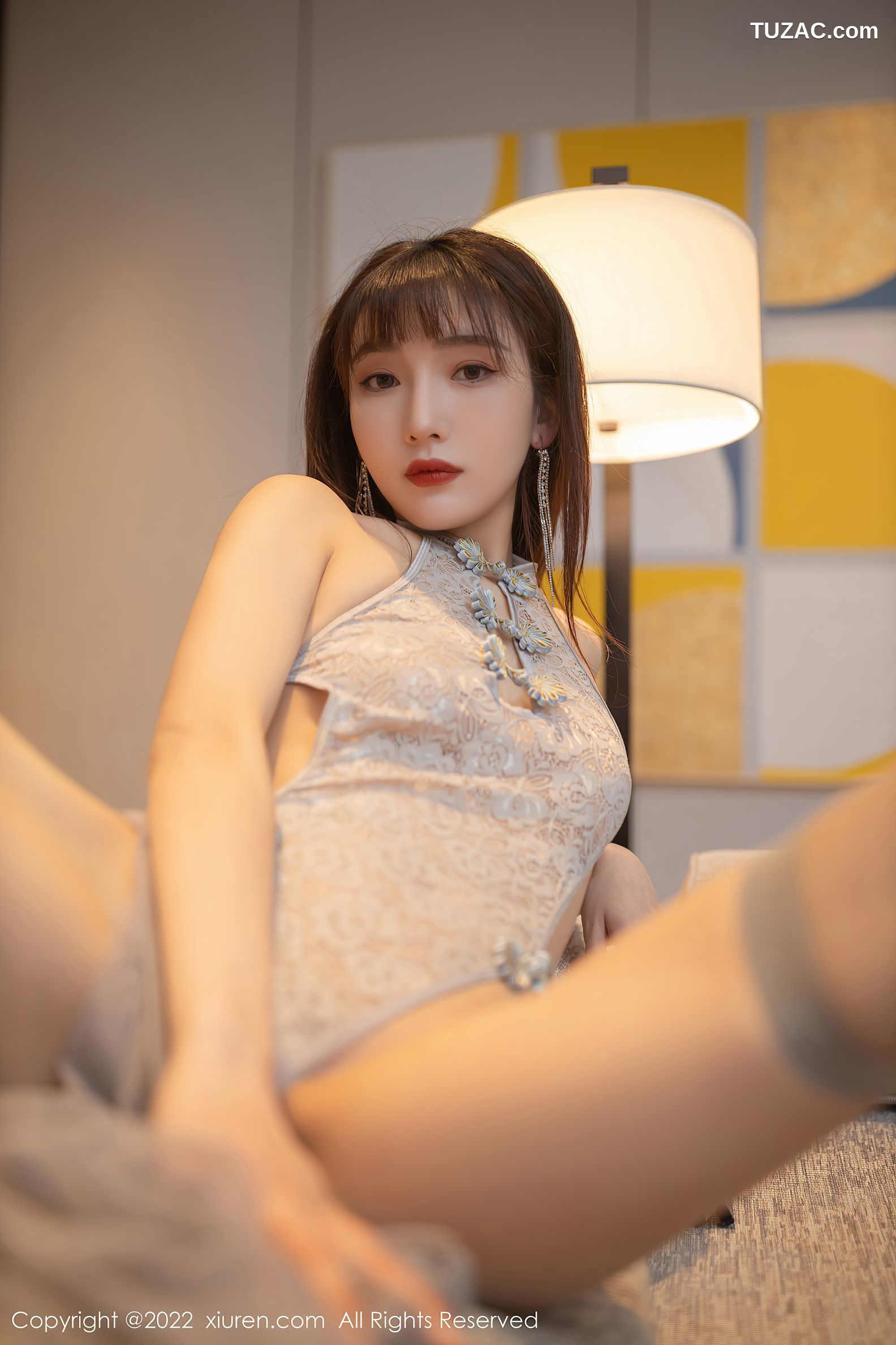 XiuRen秀人网-4592-陆萱萱-室内场景性感薄纱长裙诱人灰色丝袜-2022.02.16