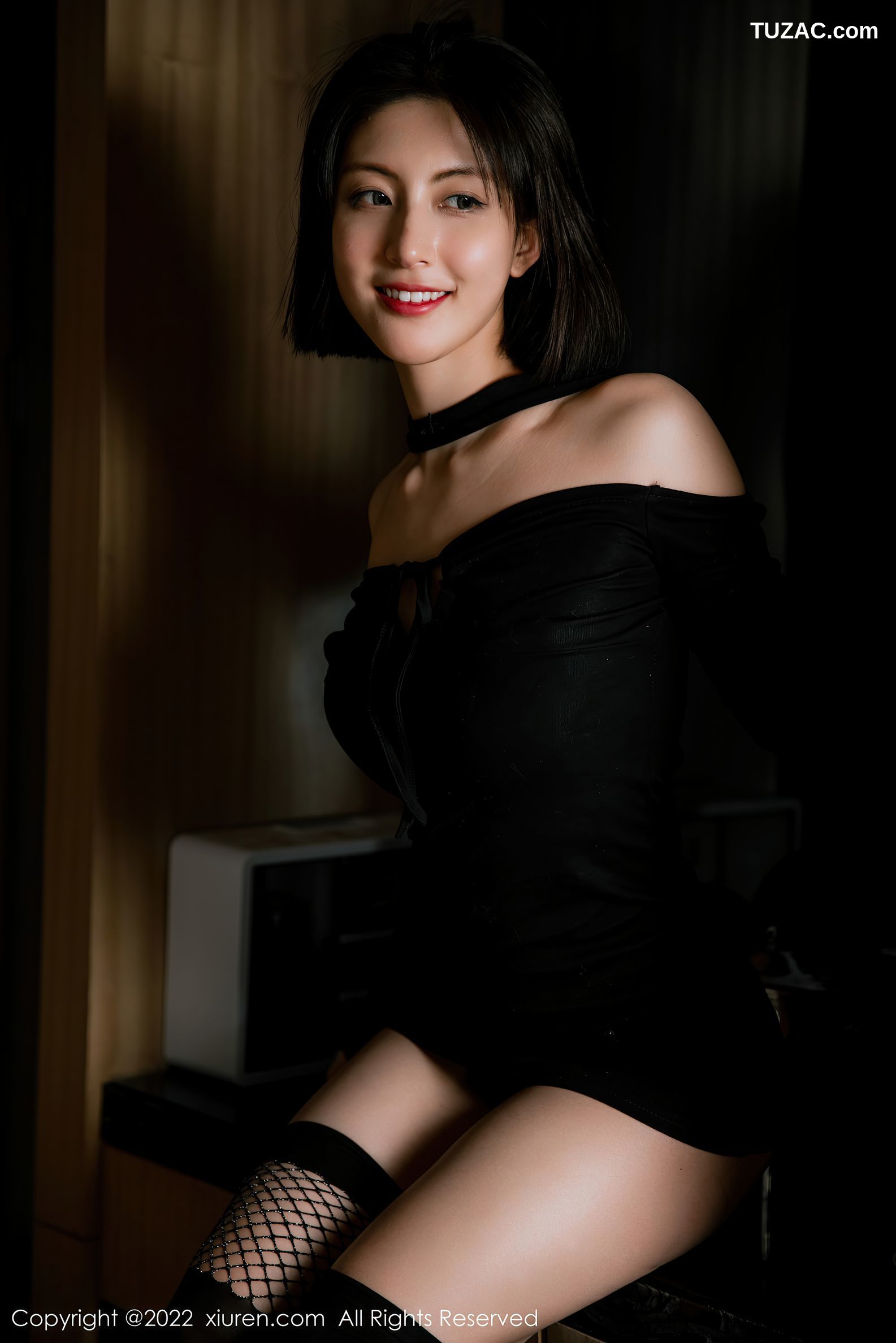XiuRen秀人网-4603-林文文Yooki-室内场景黑色服饰性感内衣-2022.02.18