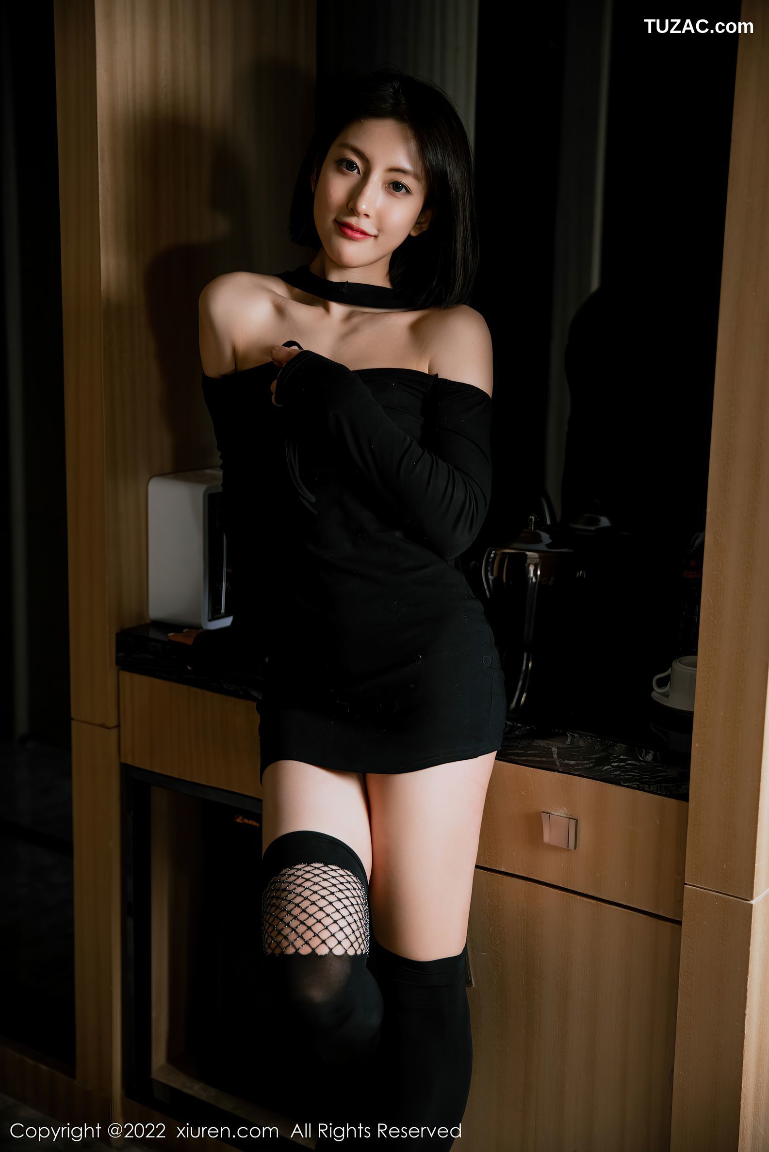 XiuRen秀人网-4603-林文文Yooki-室内场景黑色服饰性感内衣-2022.02.18