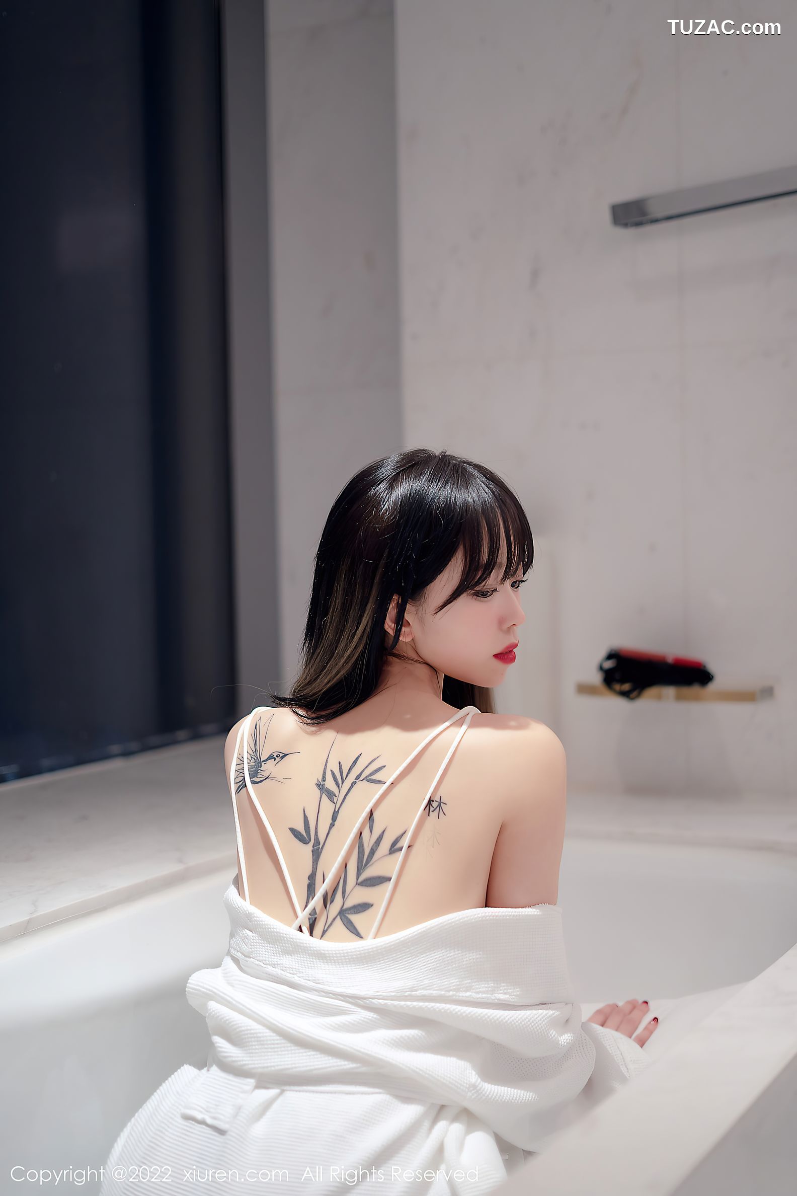 XiuRen秀人网-4611-奶瓶-浴室白色轻透薄纱吊带长裙-2022.02.21