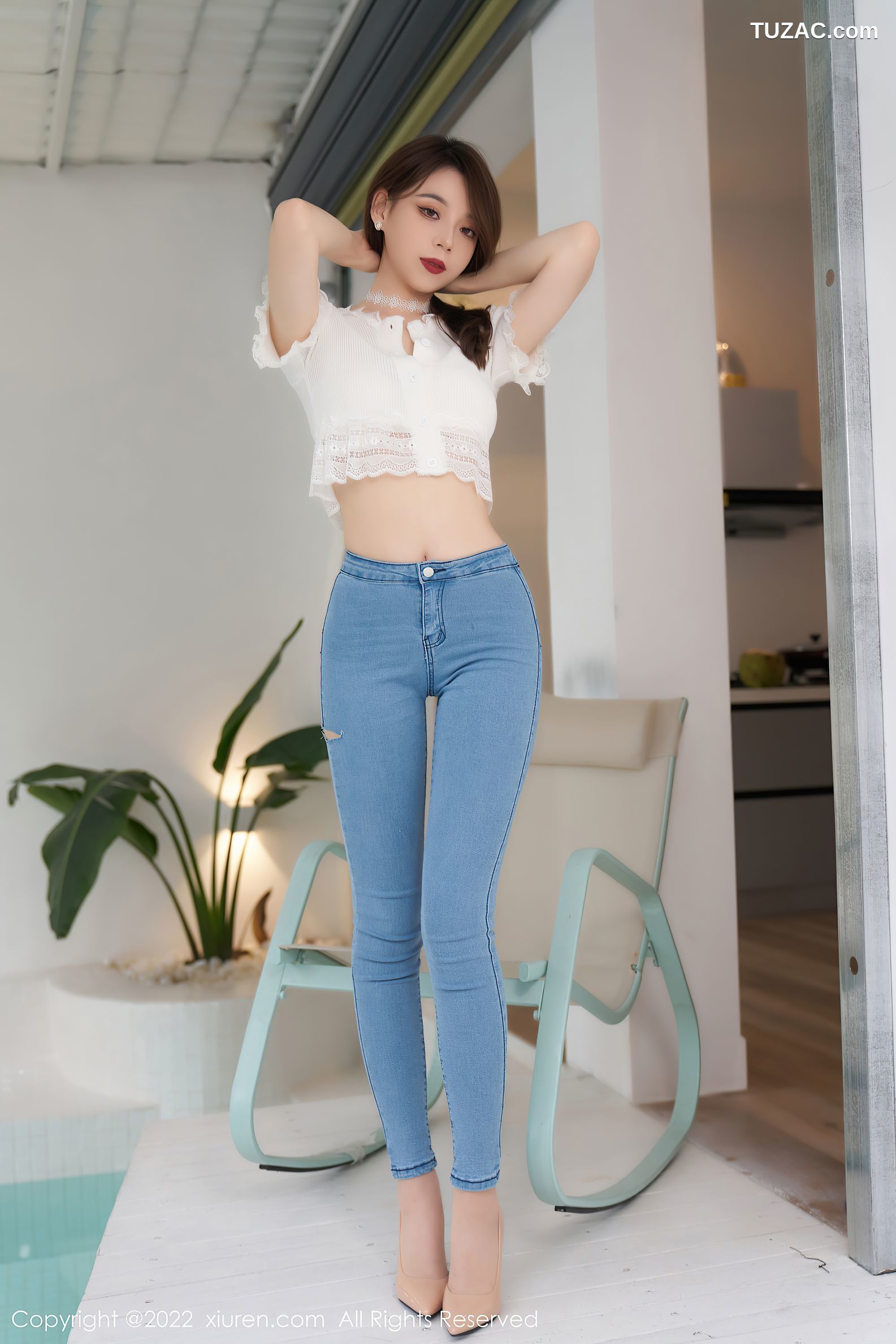XiuRen秀人网-4633-言沫-牛仔裤白色蕾丝内衣-2022.02.24