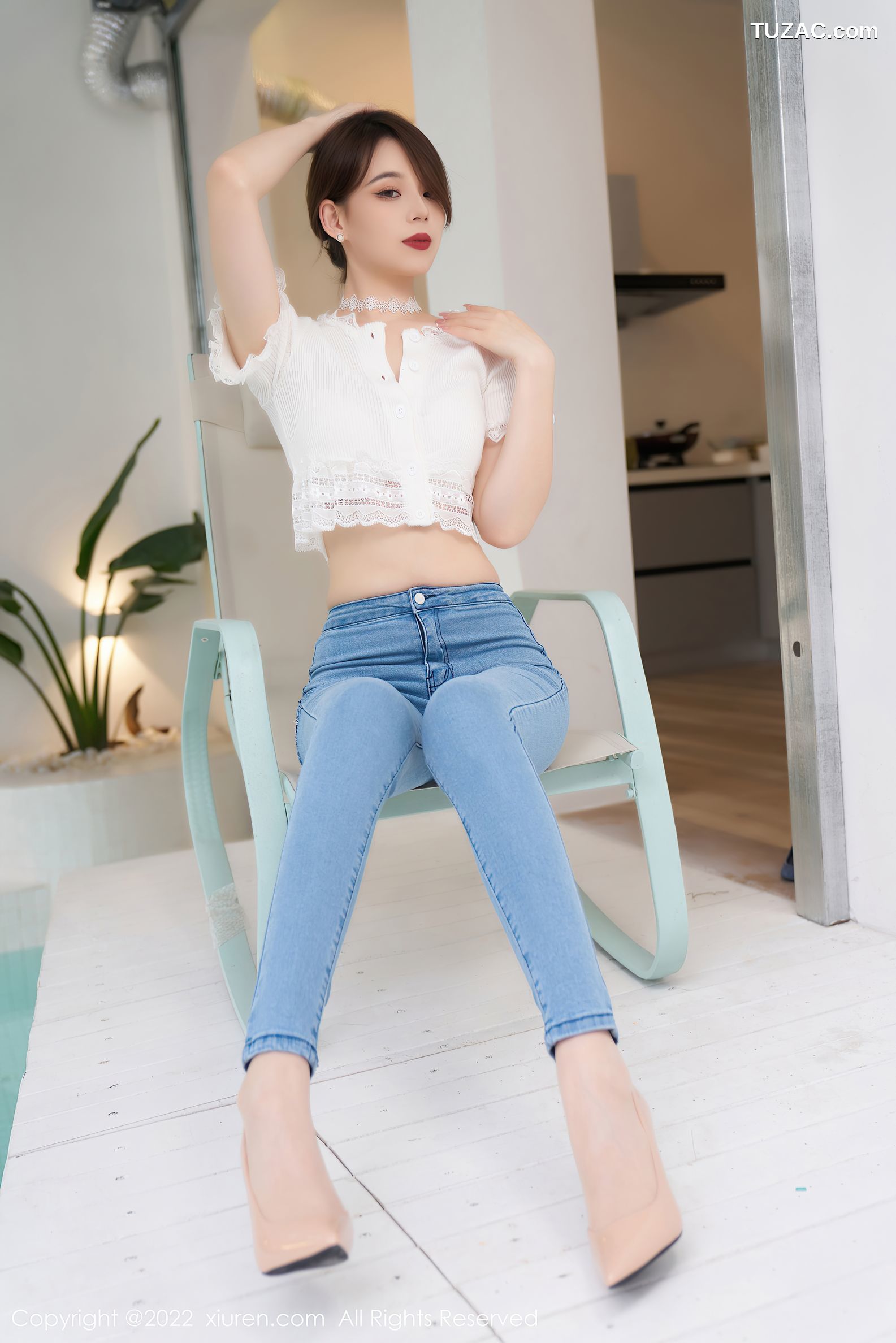 XiuRen秀人网-4633-言沫-牛仔裤白色蕾丝内衣-2022.02.24