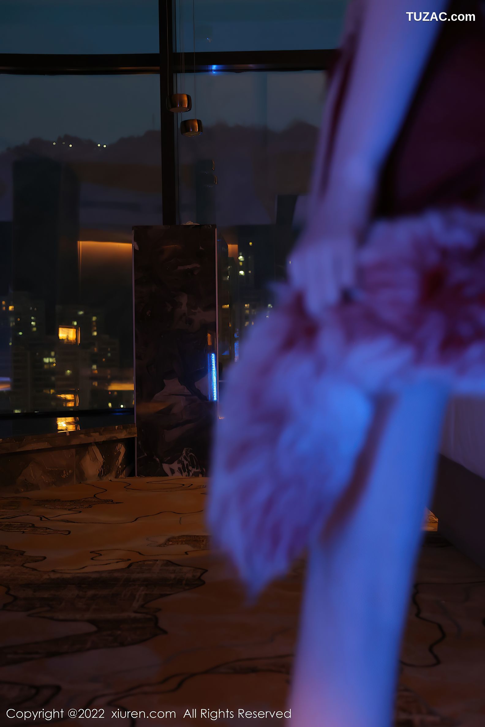 XiuRen秀人网-4634-奶瓶.-魅惑狐狸装扮性感红色轻透服饰-2022.02.24