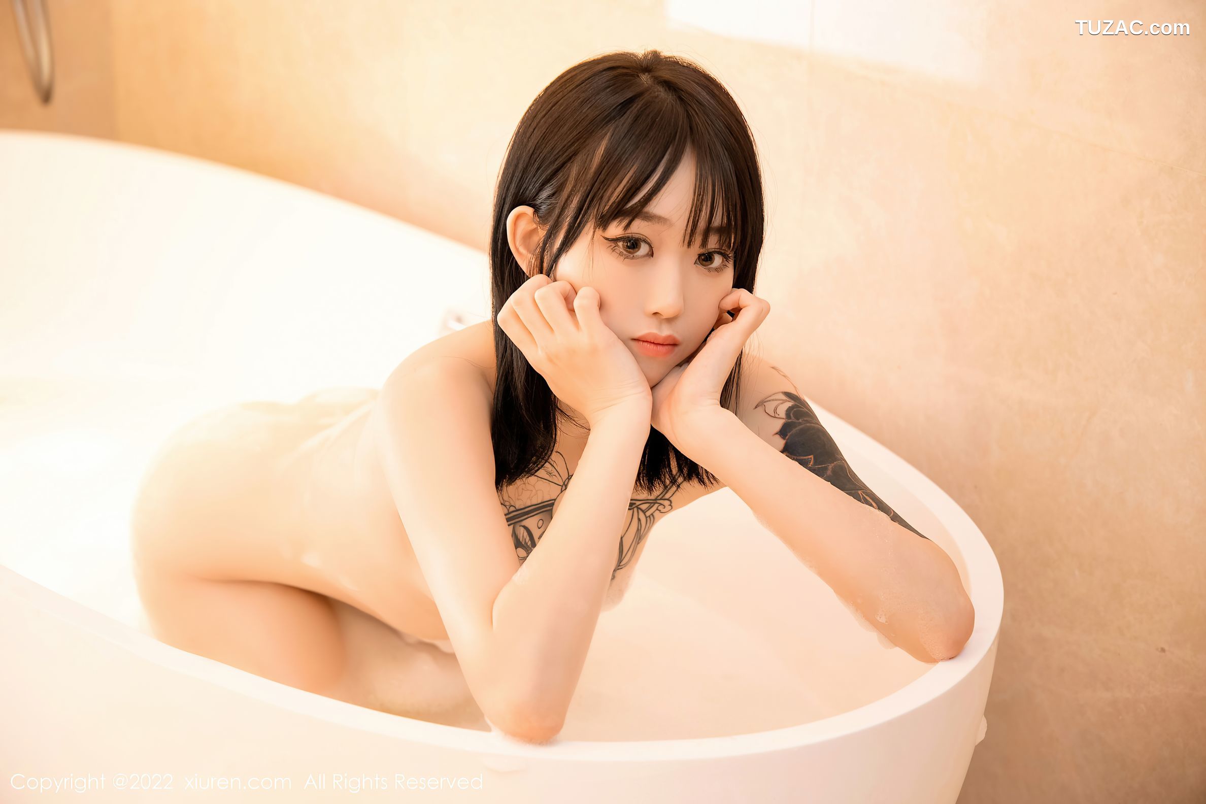 XiuRen秀人网-4664-奶瓶-酒店浴缸场景性感灰睡袍性感美背迷人-2022.03.03