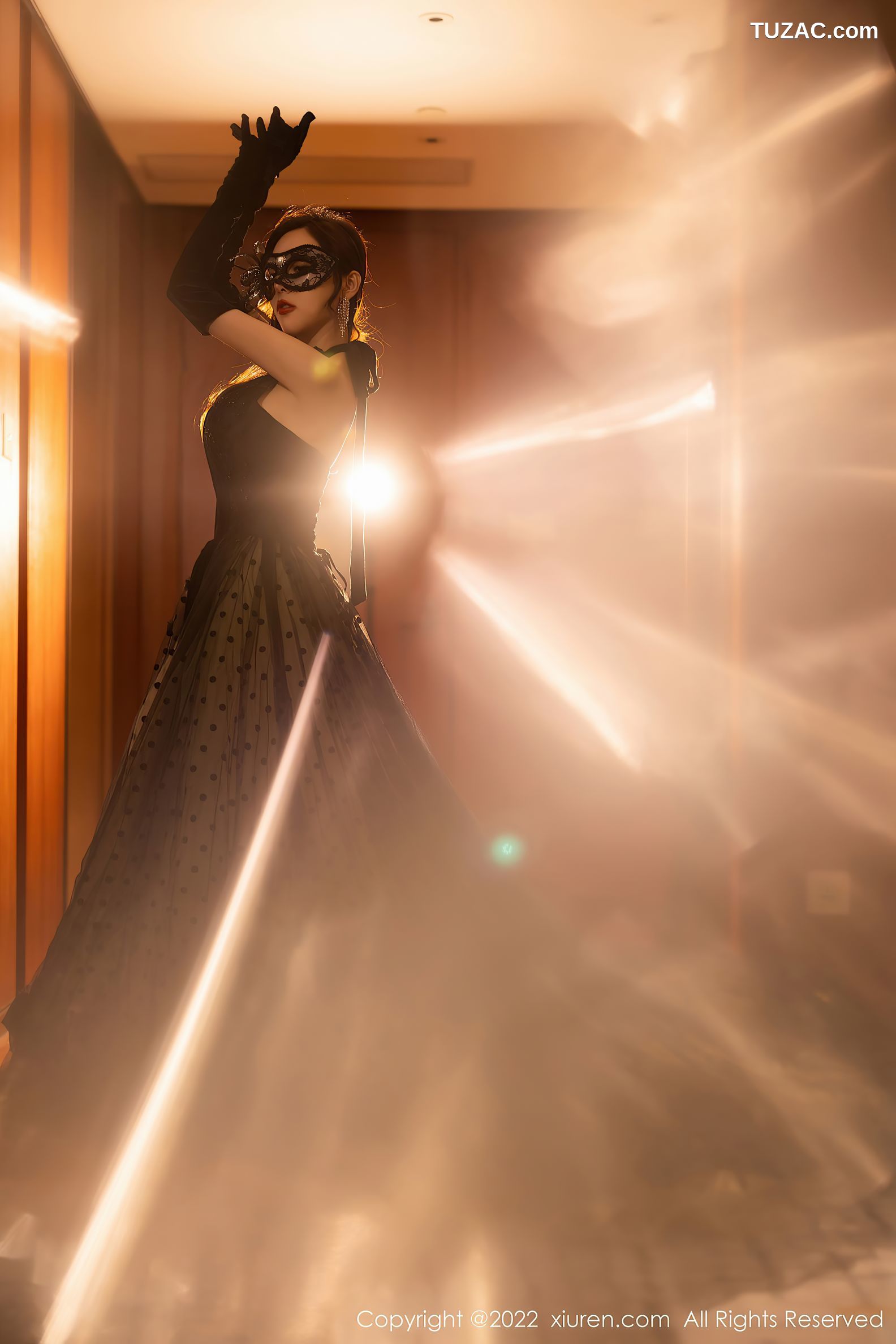 XiuRen秀人网-4673-王馨瑶Yanni-性感黑长裙红色蕾丝服饰-2022.03.04