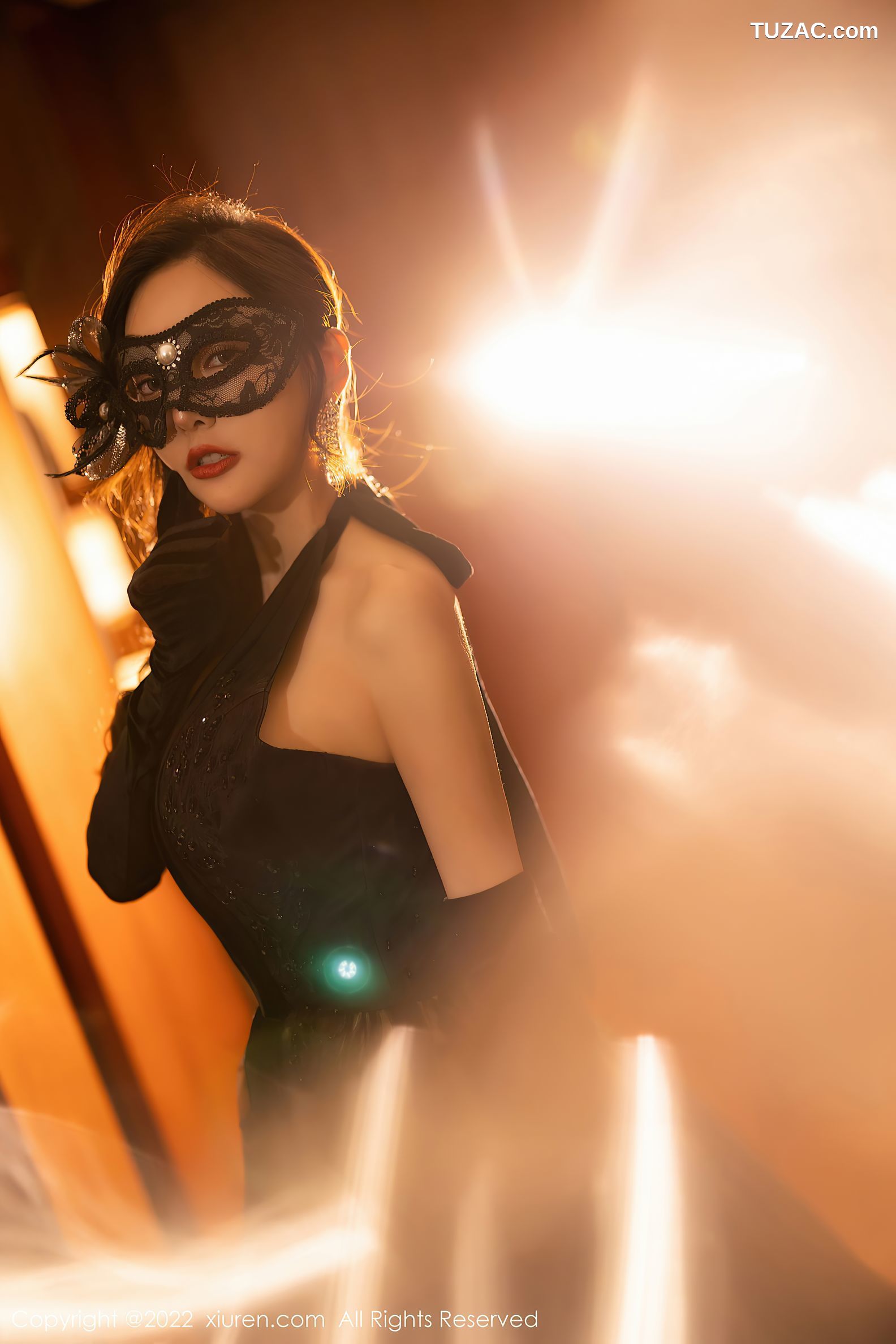 XiuRen秀人网-4673-王馨瑶Yanni-性感黑长裙红色蕾丝服饰-2022.03.04