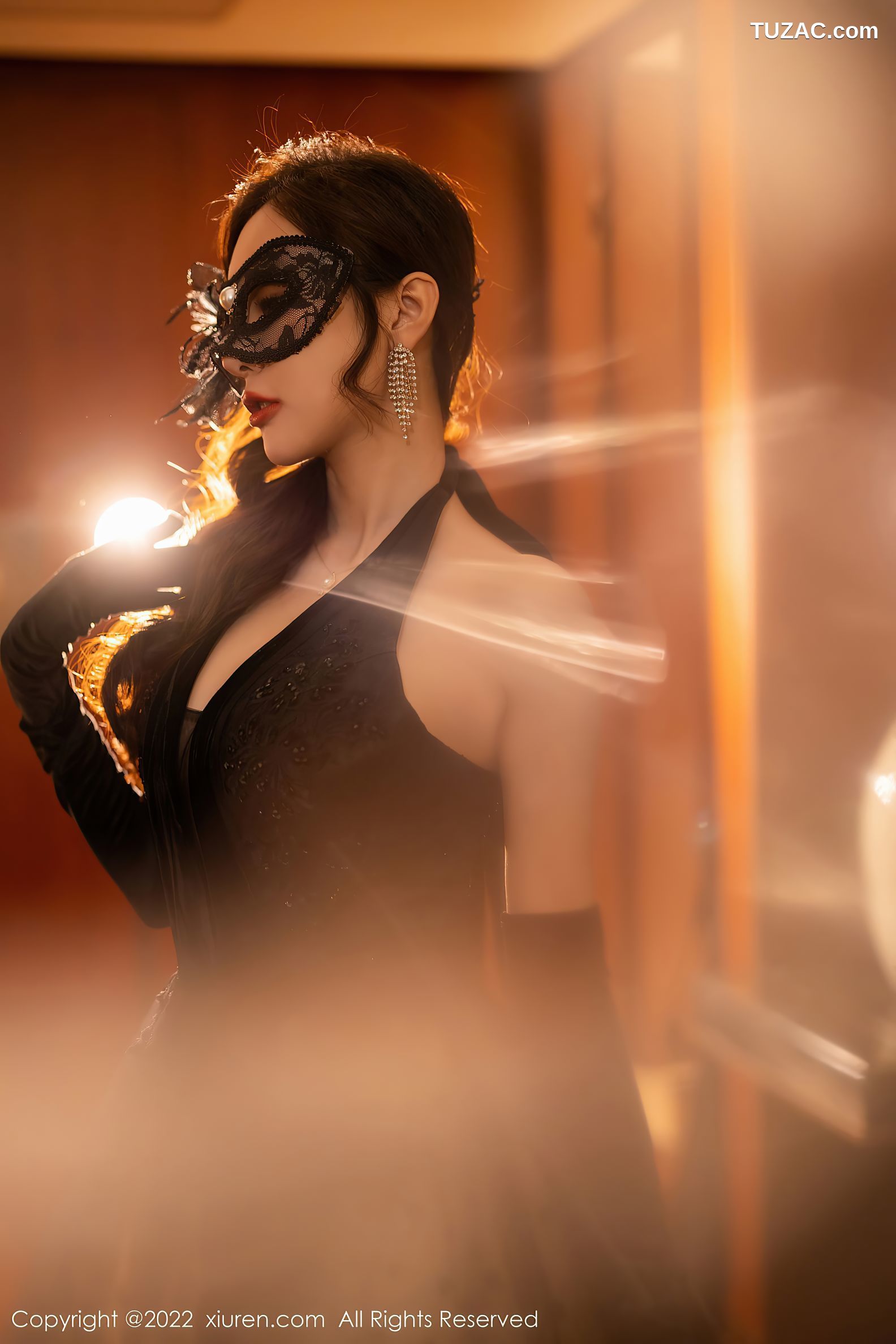 XiuRen秀人网-4673-王馨瑶Yanni-性感黑长裙红色蕾丝服饰-2022.03.04