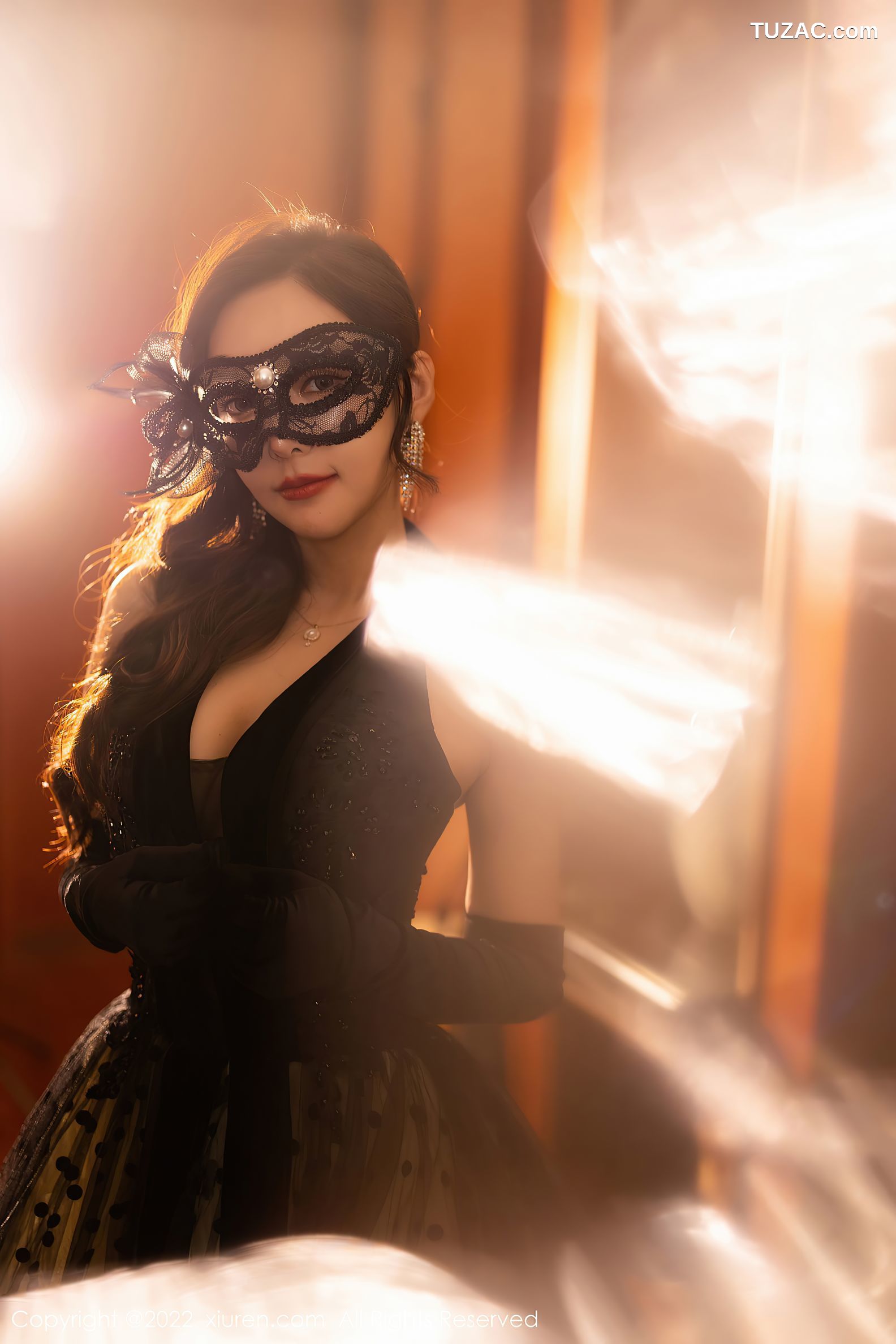 XiuRen秀人网-4673-王馨瑶Yanni-性感黑长裙红色蕾丝服饰-2022.03.04