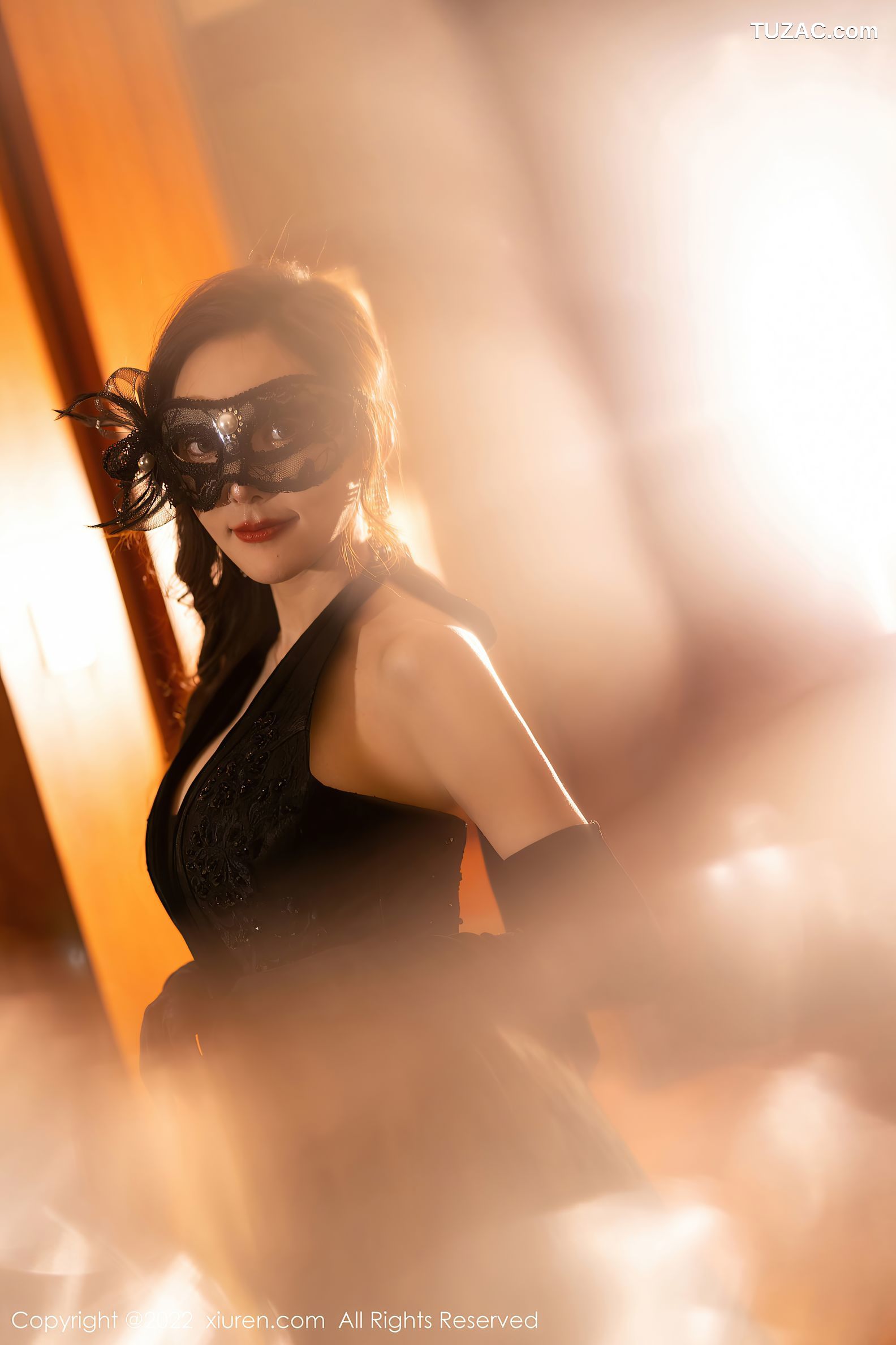 XiuRen秀人网-4673-王馨瑶Yanni-性感黑长裙红色蕾丝服饰-2022.03.04