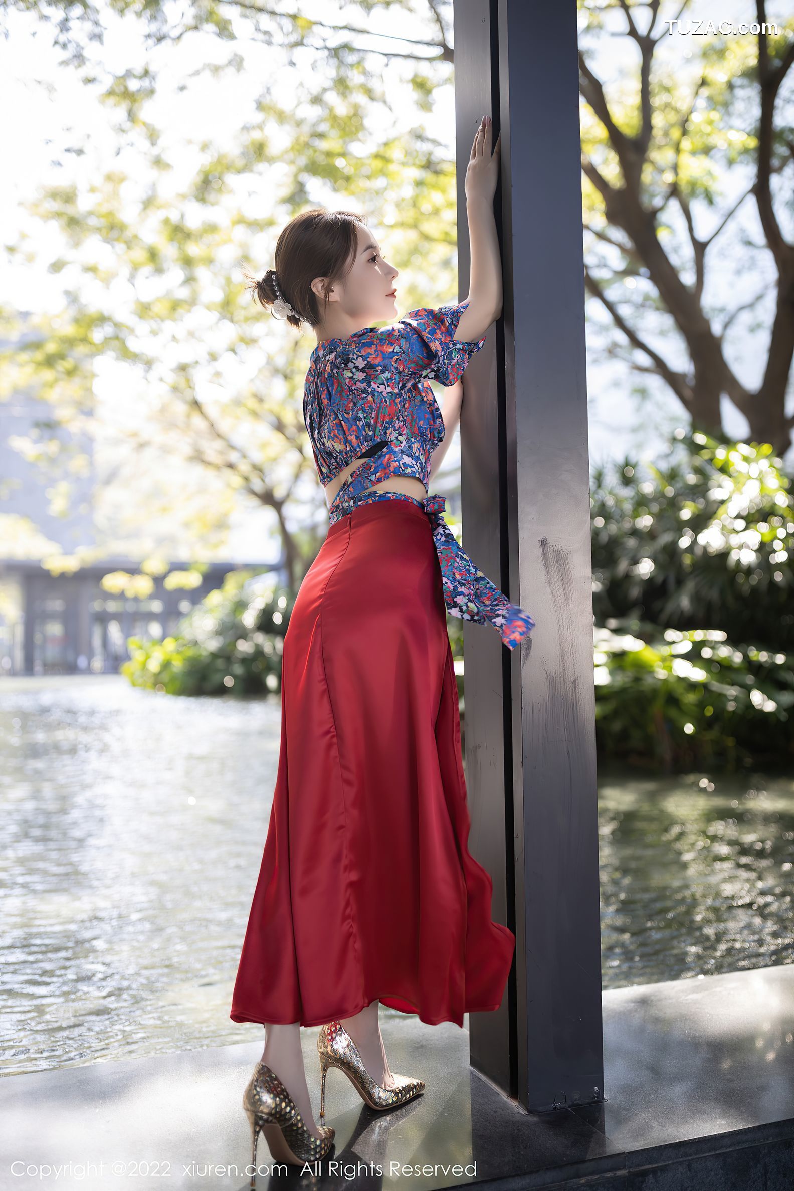XiuRen秀人网-4674-鱼子酱Fish-三亚旅拍花纹上衣红裙子蕾丝内衣-2022.03.04
