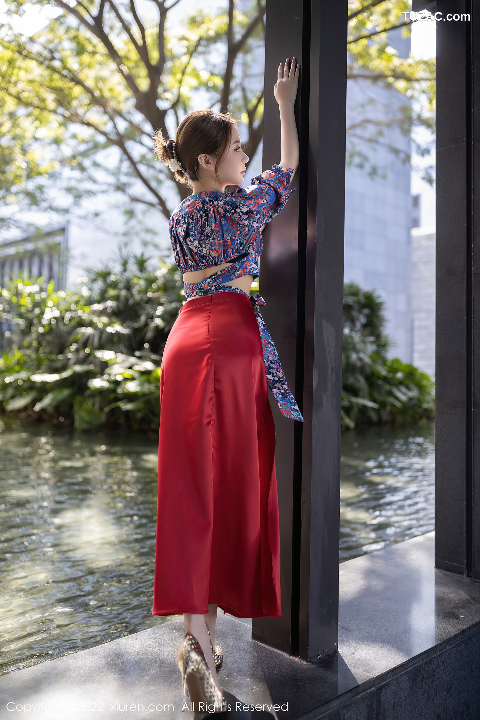XiuRen秀人网-4674-鱼子酱Fish-三亚旅拍花纹上衣红裙子蕾丝内衣-2022.03.04