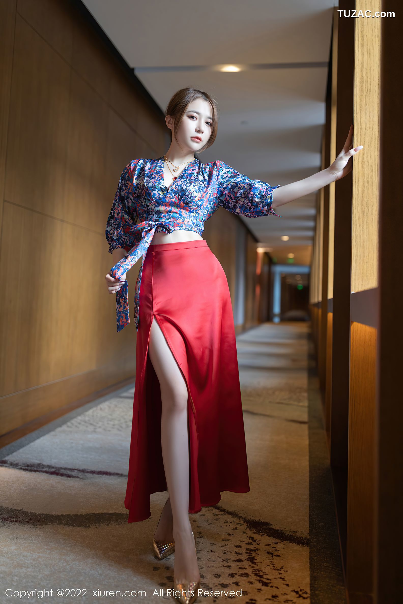 XiuRen秀人网-4674-鱼子酱Fish-三亚旅拍花纹上衣红裙子蕾丝内衣-2022.03.04