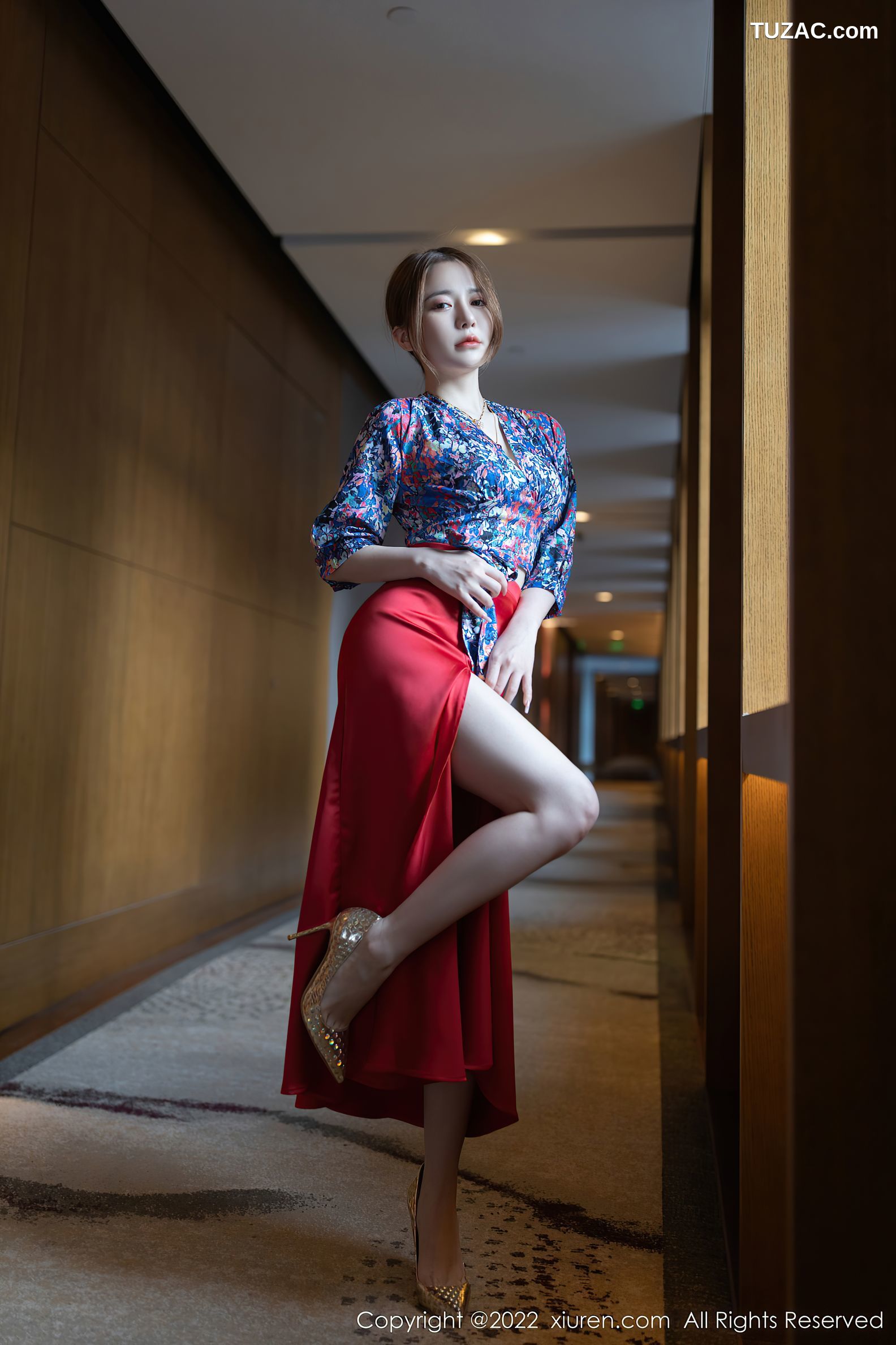 XiuRen秀人网-4674-鱼子酱Fish-三亚旅拍花纹上衣红裙子蕾丝内衣-2022.03.04