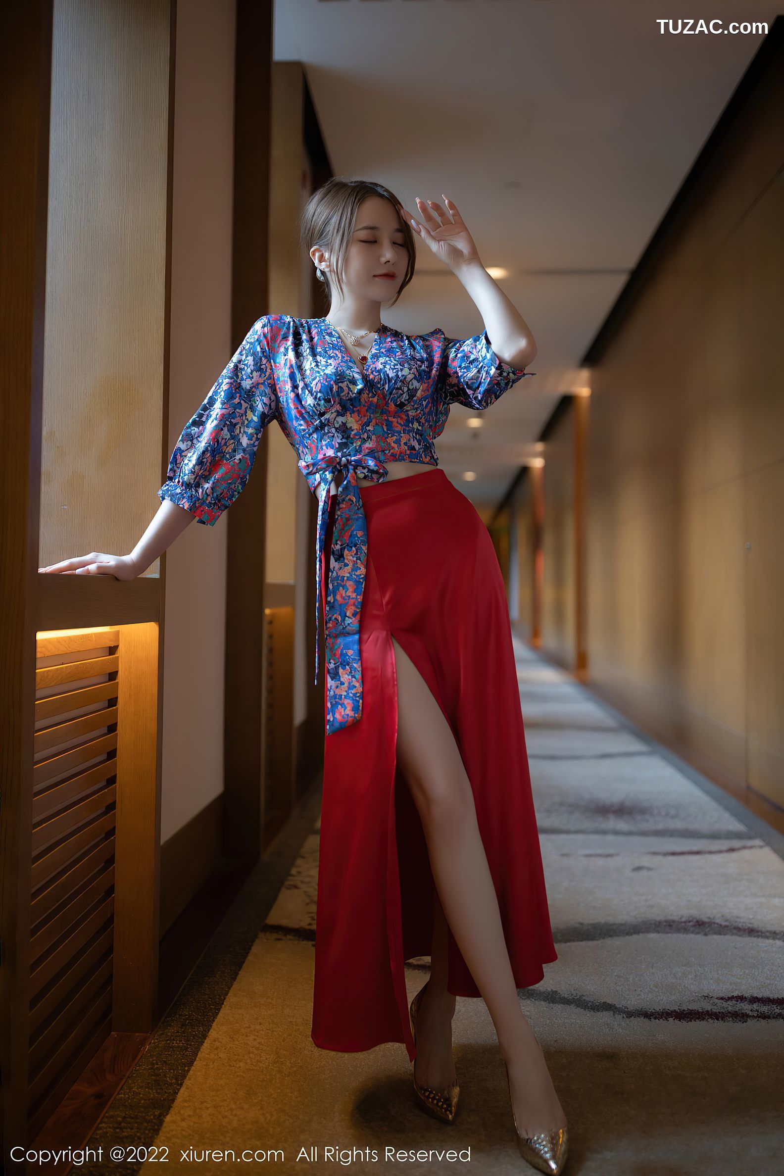 XiuRen秀人网-4674-鱼子酱Fish-三亚旅拍花纹上衣红裙子蕾丝内衣-2022.03.04