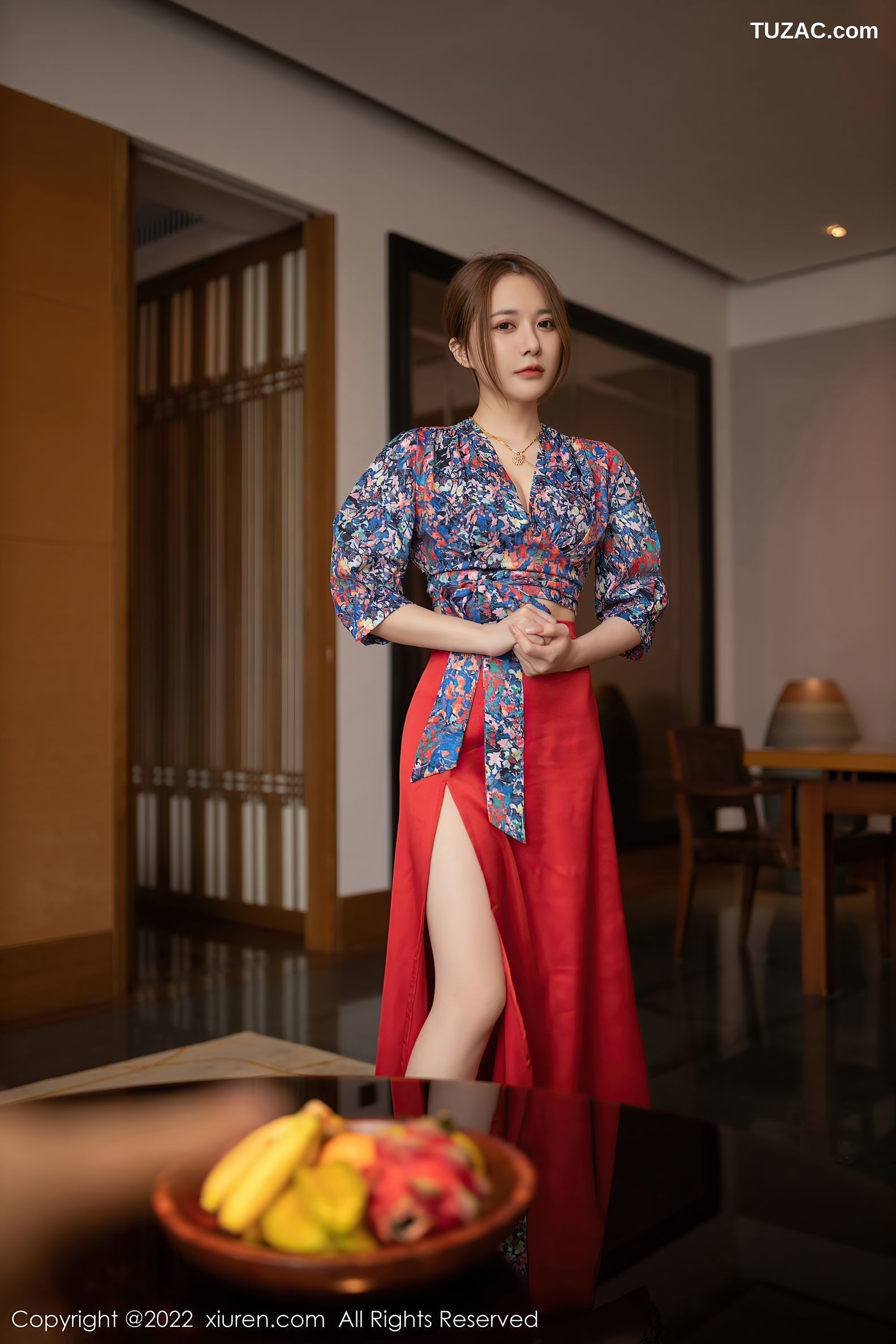 XiuRen秀人网-4674-鱼子酱Fish-三亚旅拍花纹上衣红裙子蕾丝内衣-2022.03.04