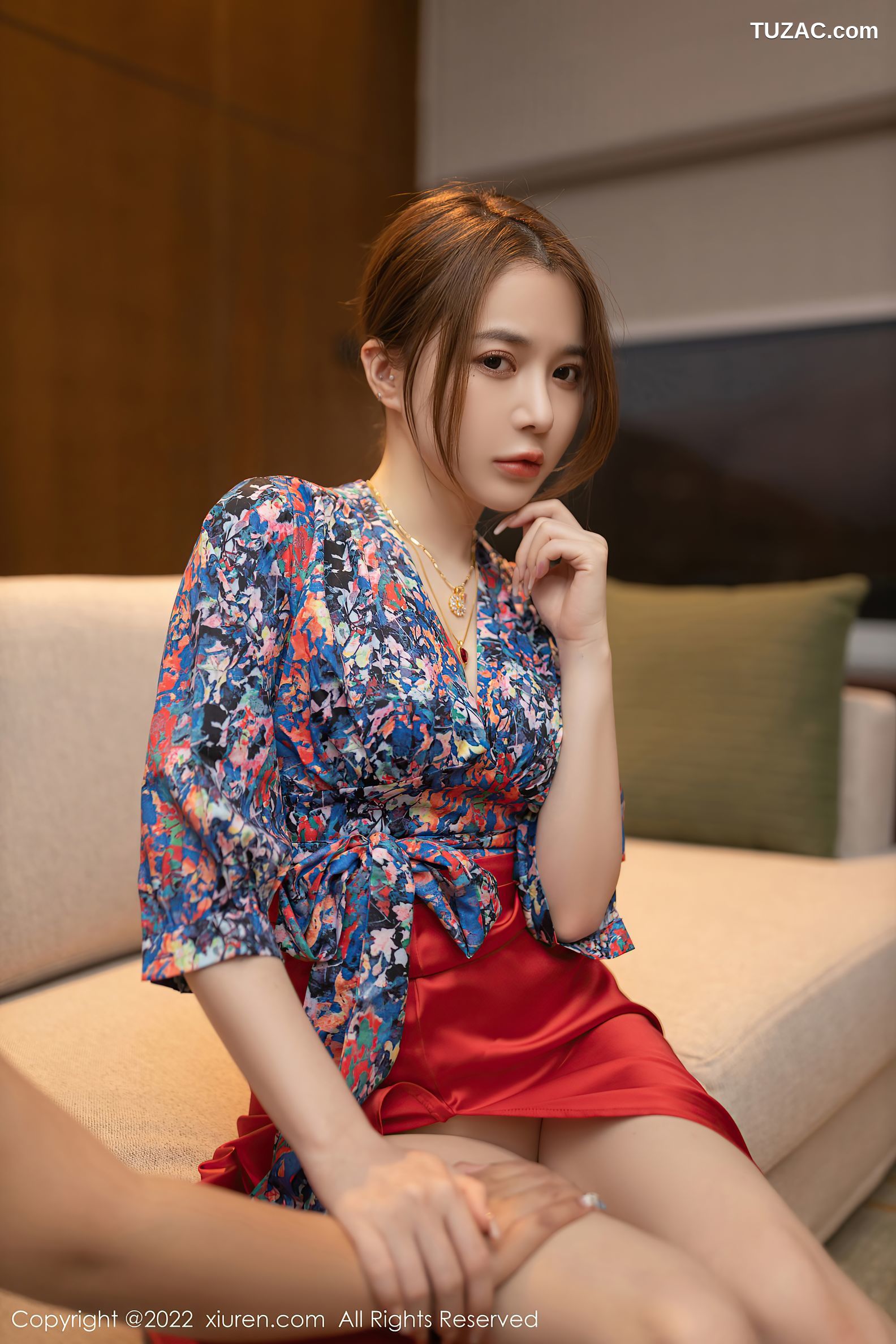 XiuRen秀人网-4674-鱼子酱Fish-三亚旅拍花纹上衣红裙子蕾丝内衣-2022.03.04