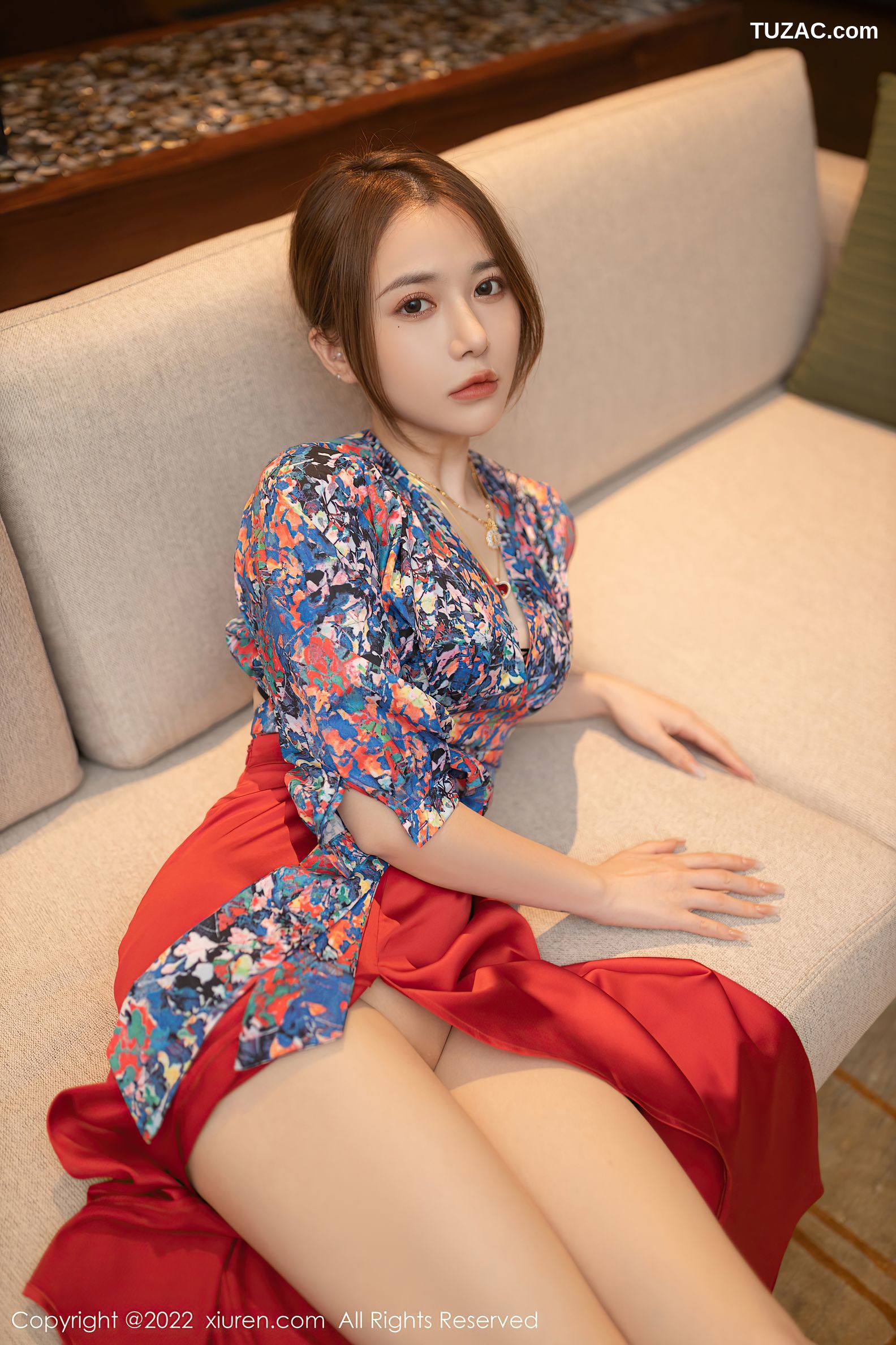 XiuRen秀人网-4674-鱼子酱Fish-三亚旅拍花纹上衣红裙子蕾丝内衣-2022.03.04