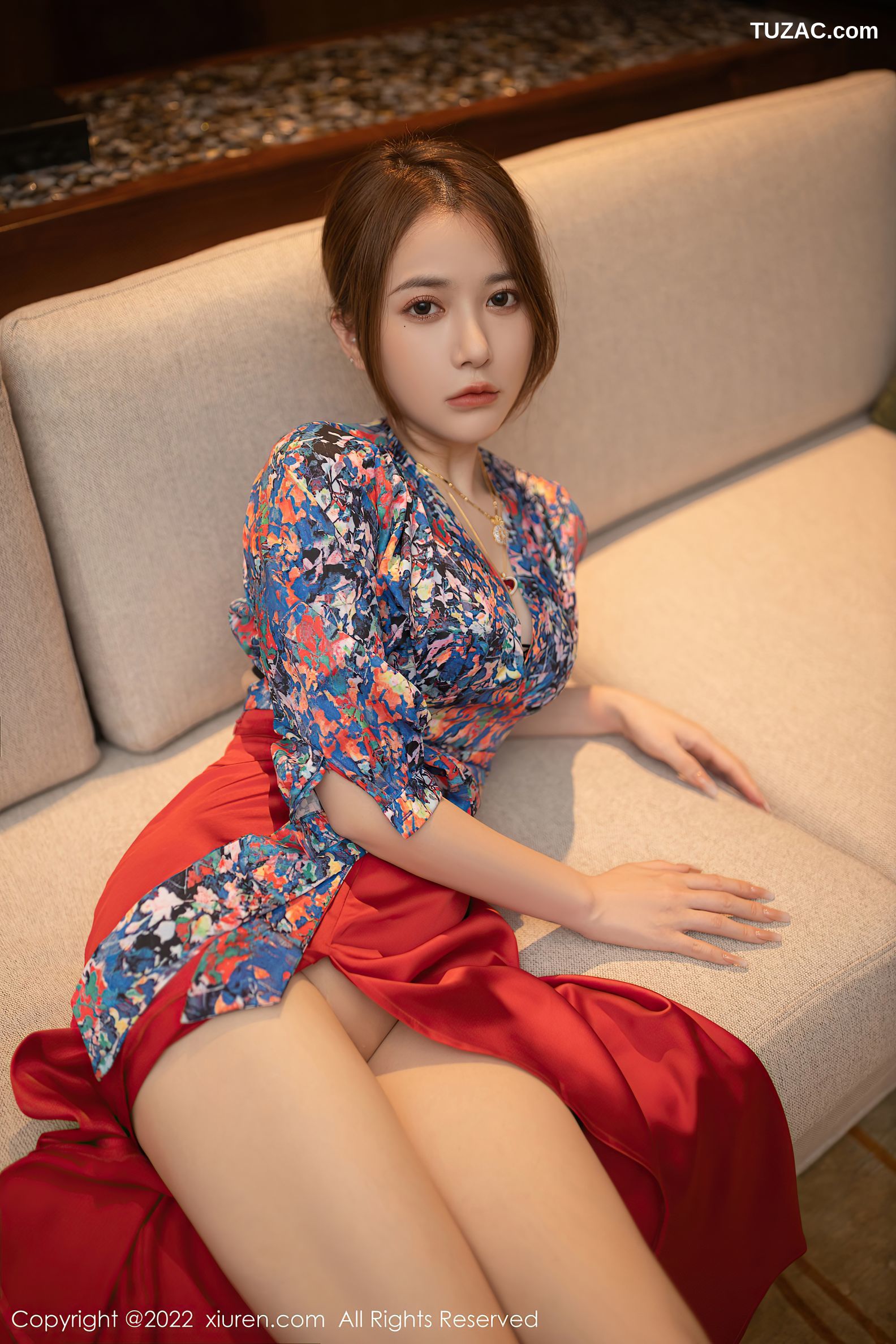 XiuRen秀人网-4674-鱼子酱Fish-三亚旅拍花纹上衣红裙子蕾丝内衣-2022.03.04