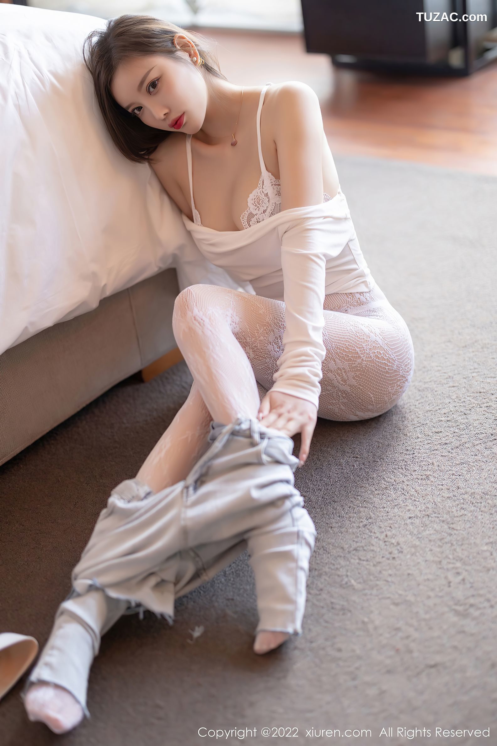 XiuRen秀人网-4682-杨晨晨Yome-白色收身衣牛仔裤蕾丝内衣-2022.03.07