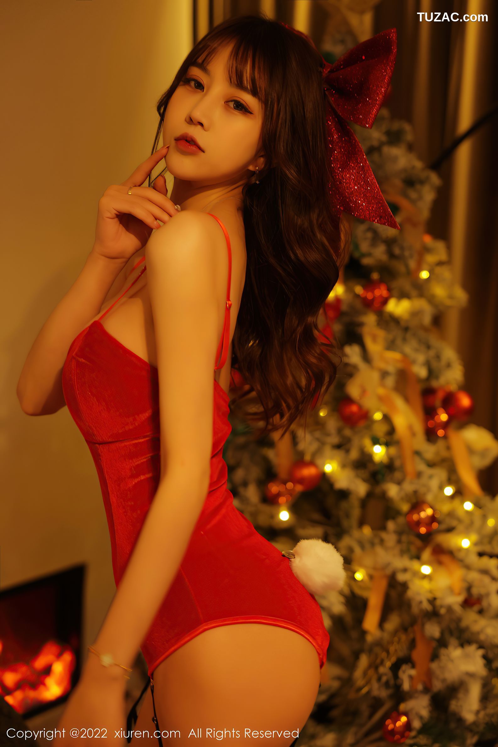 XiuRen秀人网-4686-Tina_甜仔-性感红色吊带闪亮肉丝吊带袜-2022.03.08