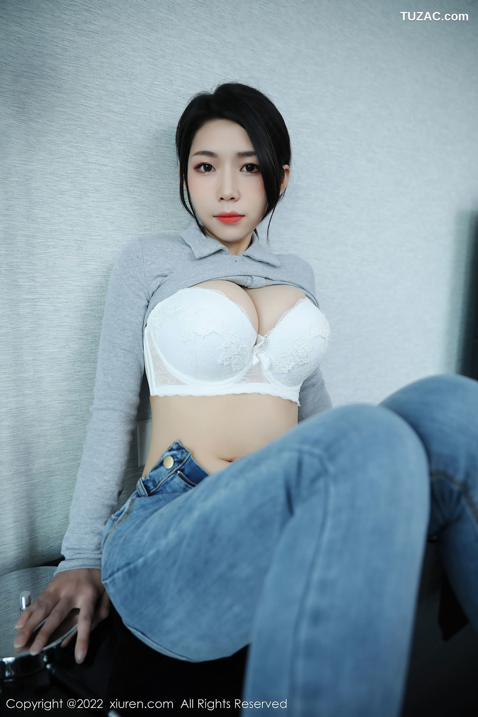 XiuRen秀人网-4711-娜娜子呀-性感白色蕾丝内衣肉丝裤袜-2022.03.14