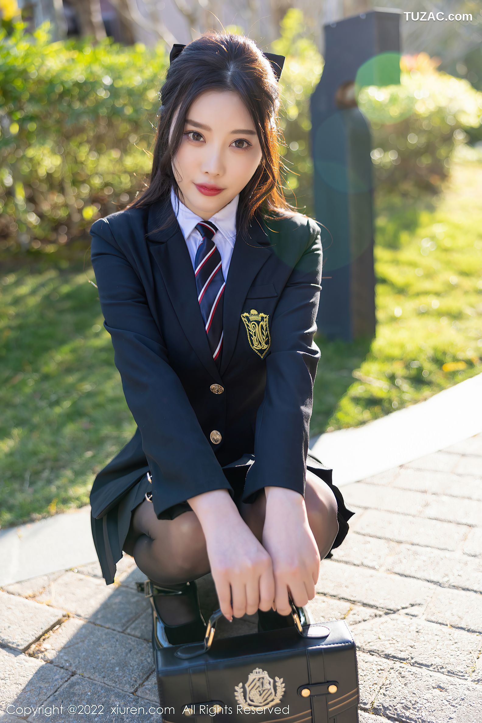 XiuRen秀人网-4721-杨晨晨Yome-学妹制服性感内衣黑丝裤袜-2022.03.15